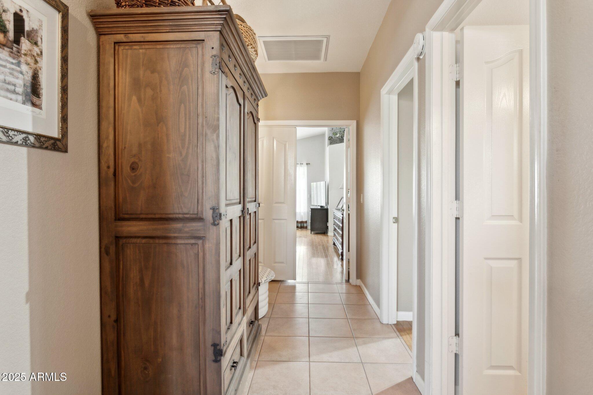 4401 E BARWICK Drive