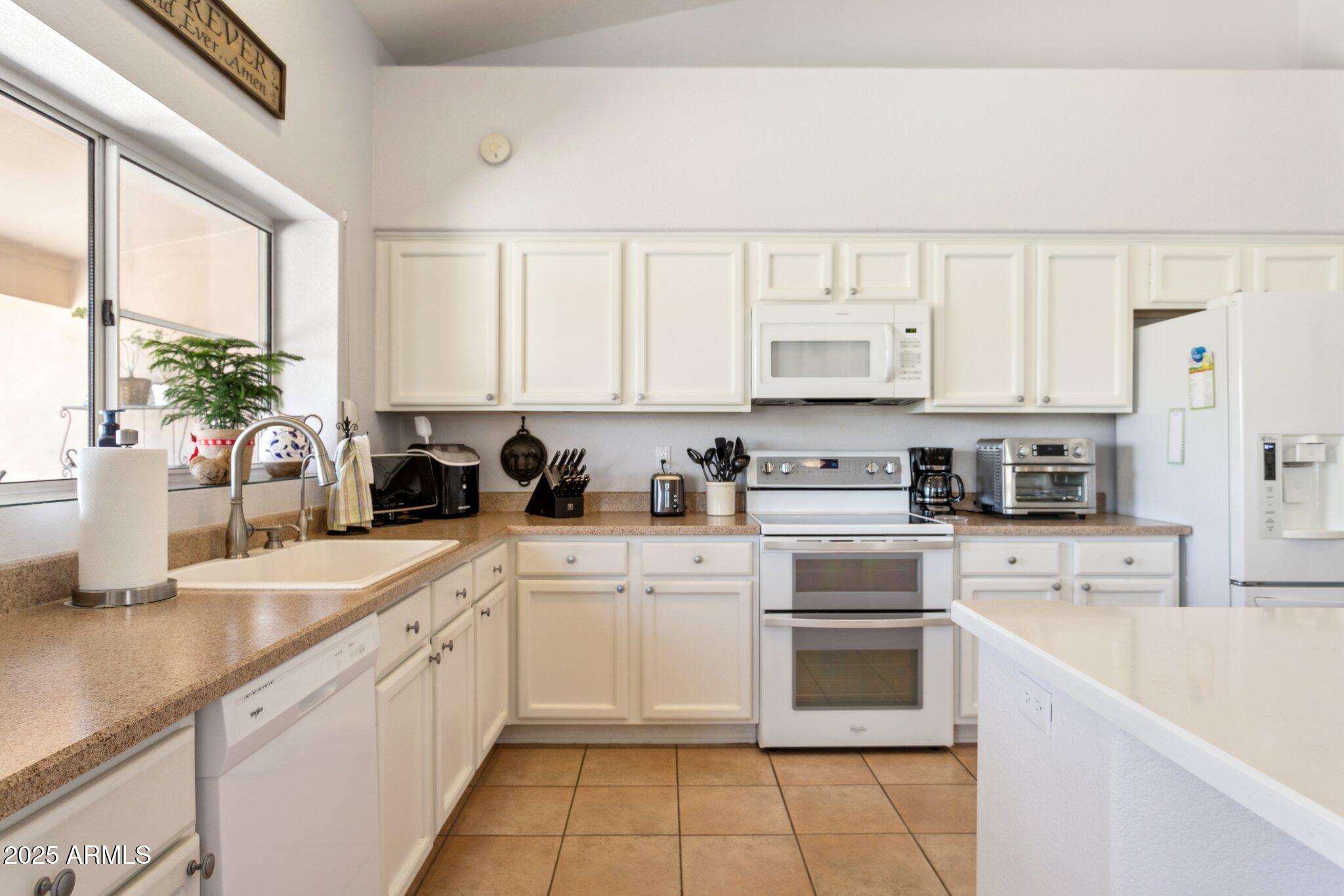 4401 E BARWICK Drive