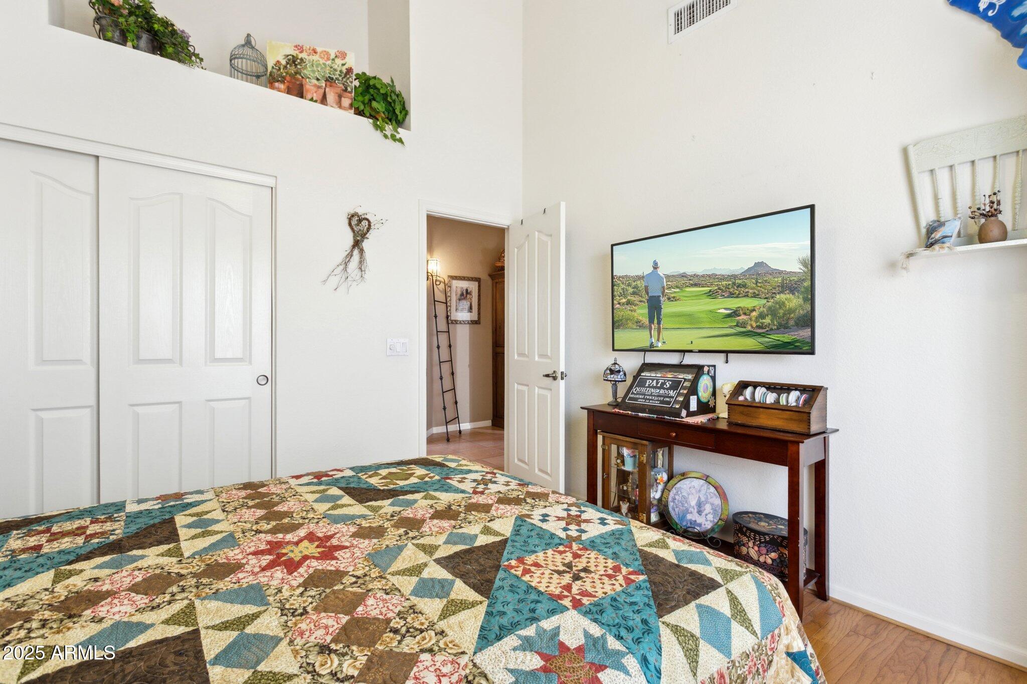 4401 E BARWICK Drive