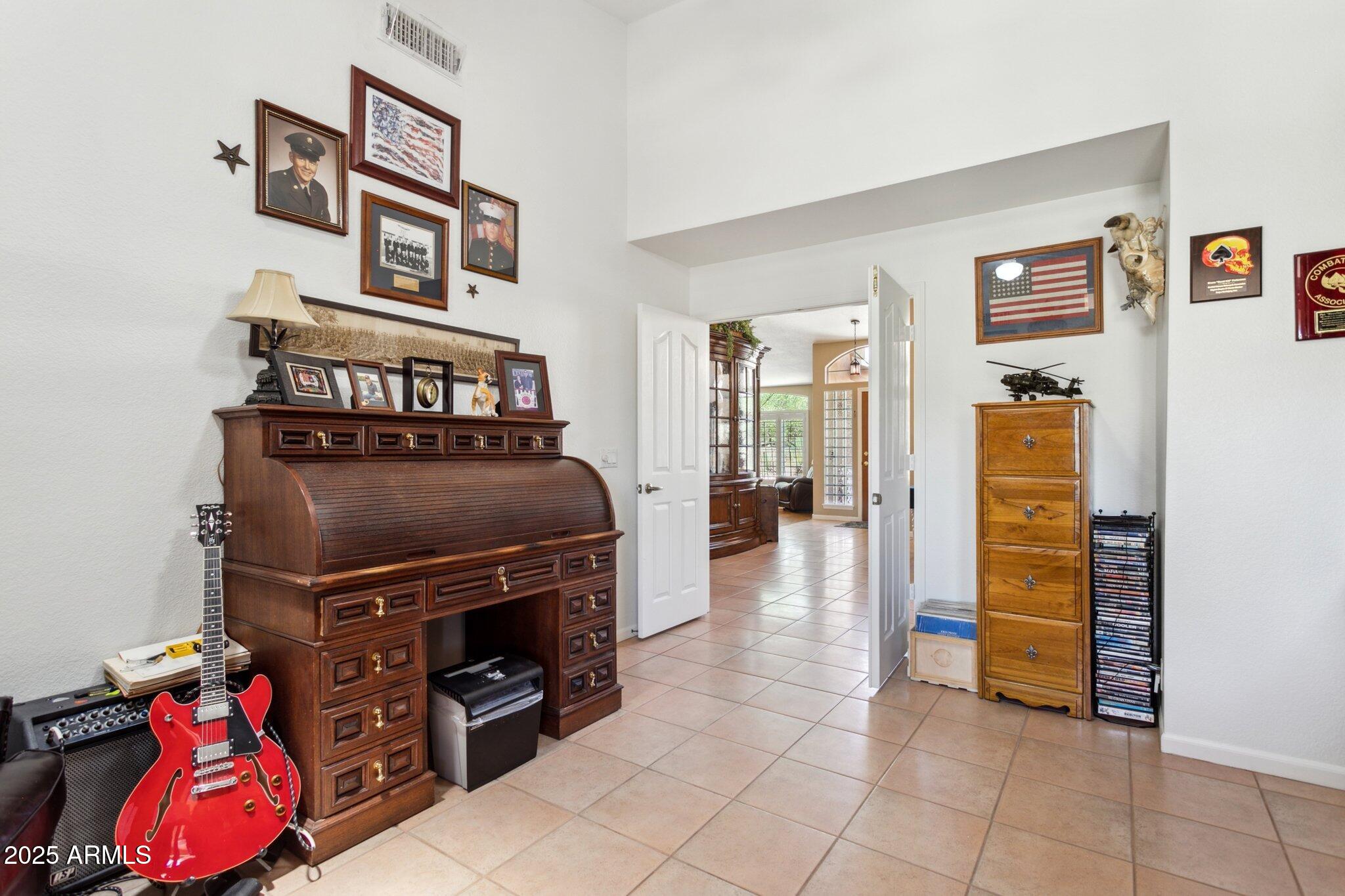 4401 E BARWICK Drive