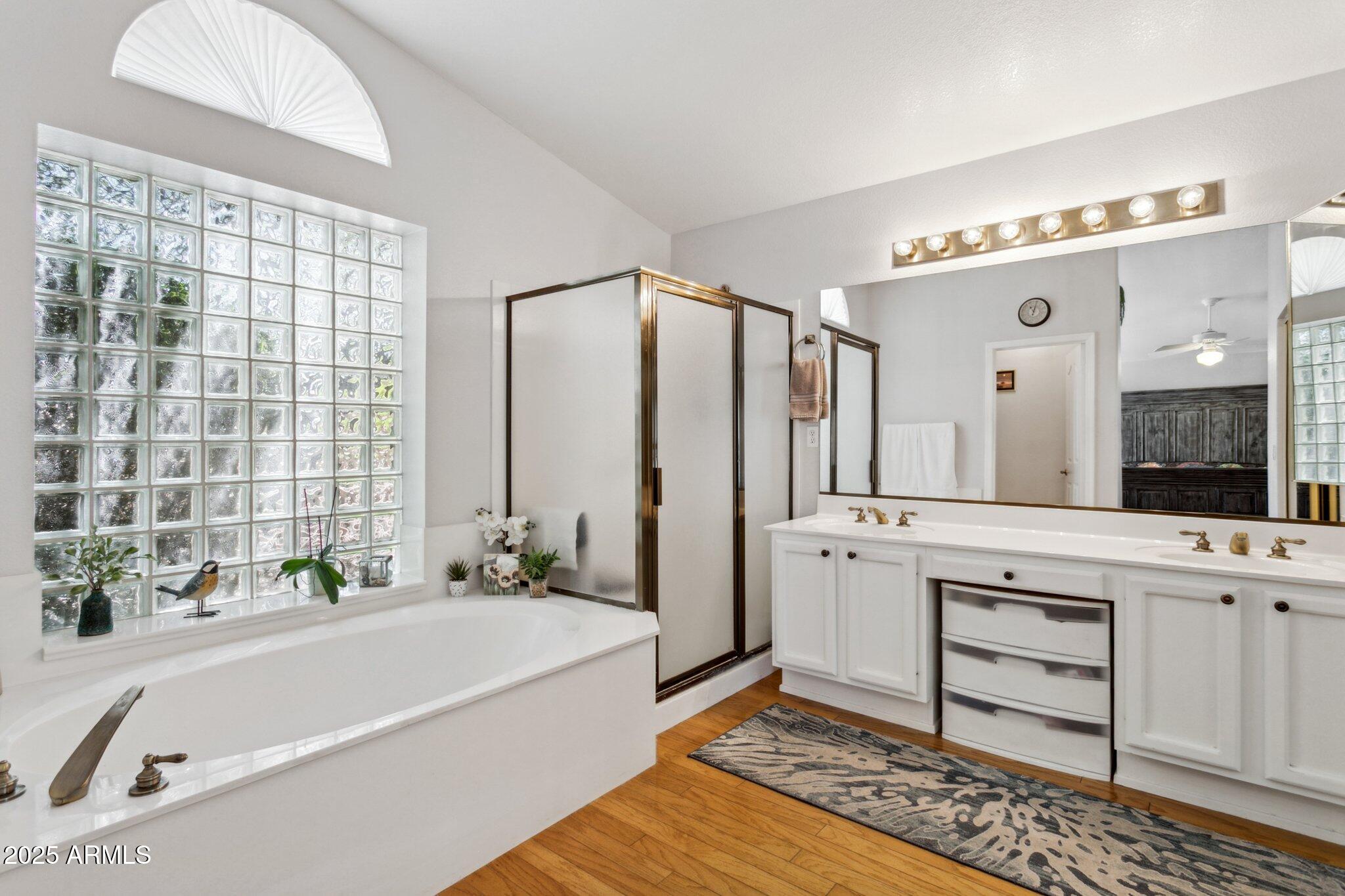 4401 E BARWICK Drive