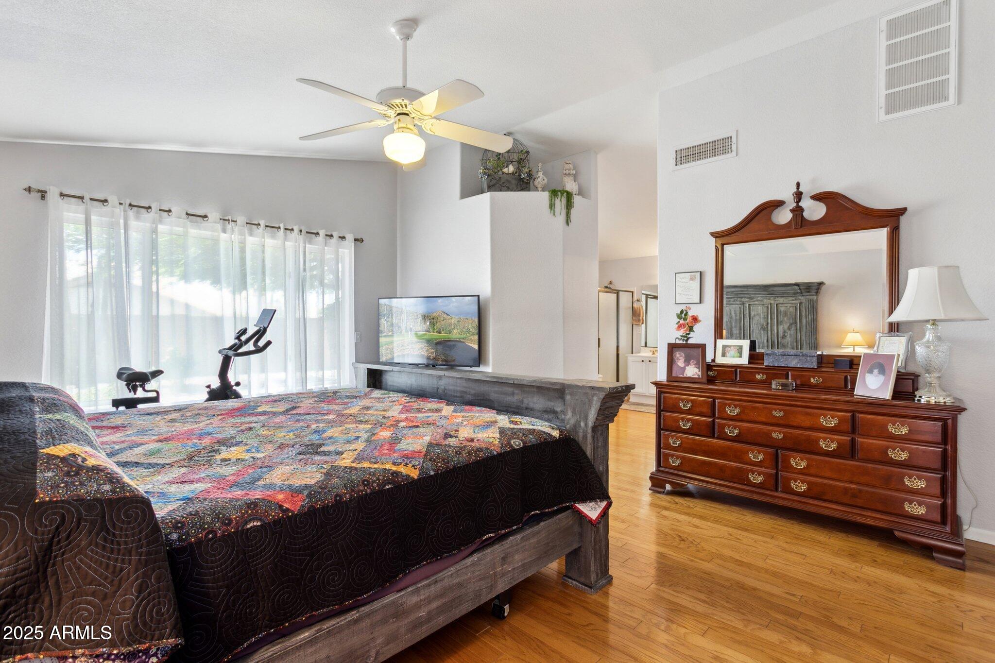 4401 E BARWICK Drive