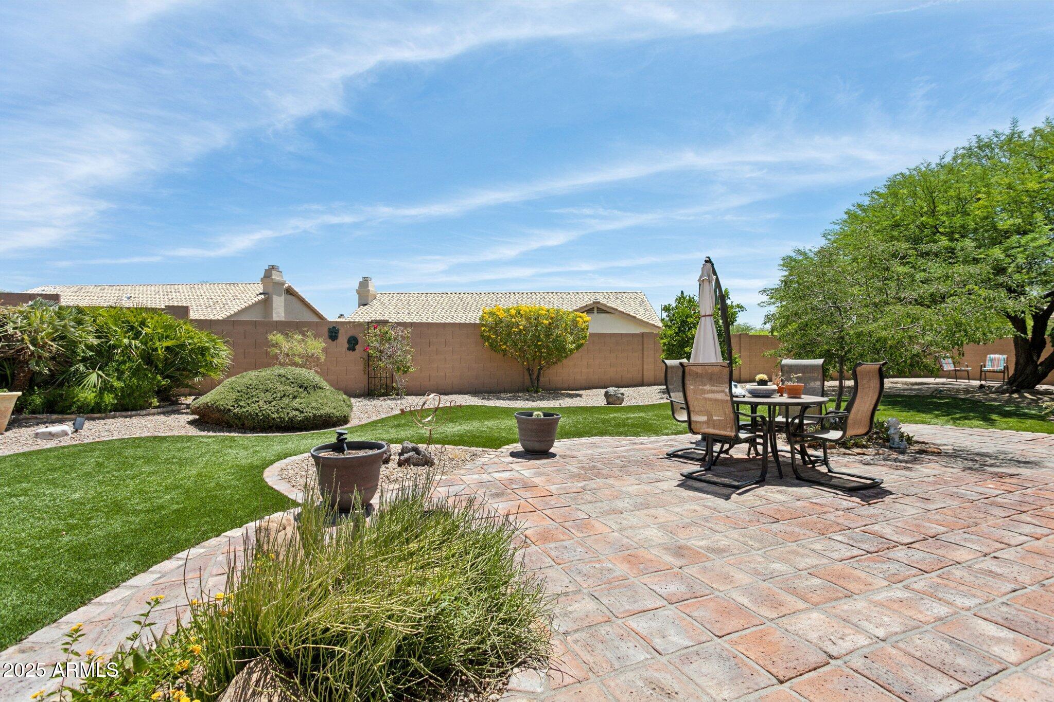 4401 E BARWICK Drive