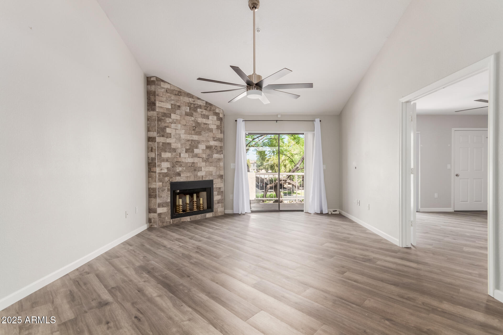 9460 E MISSION Lane E, 211