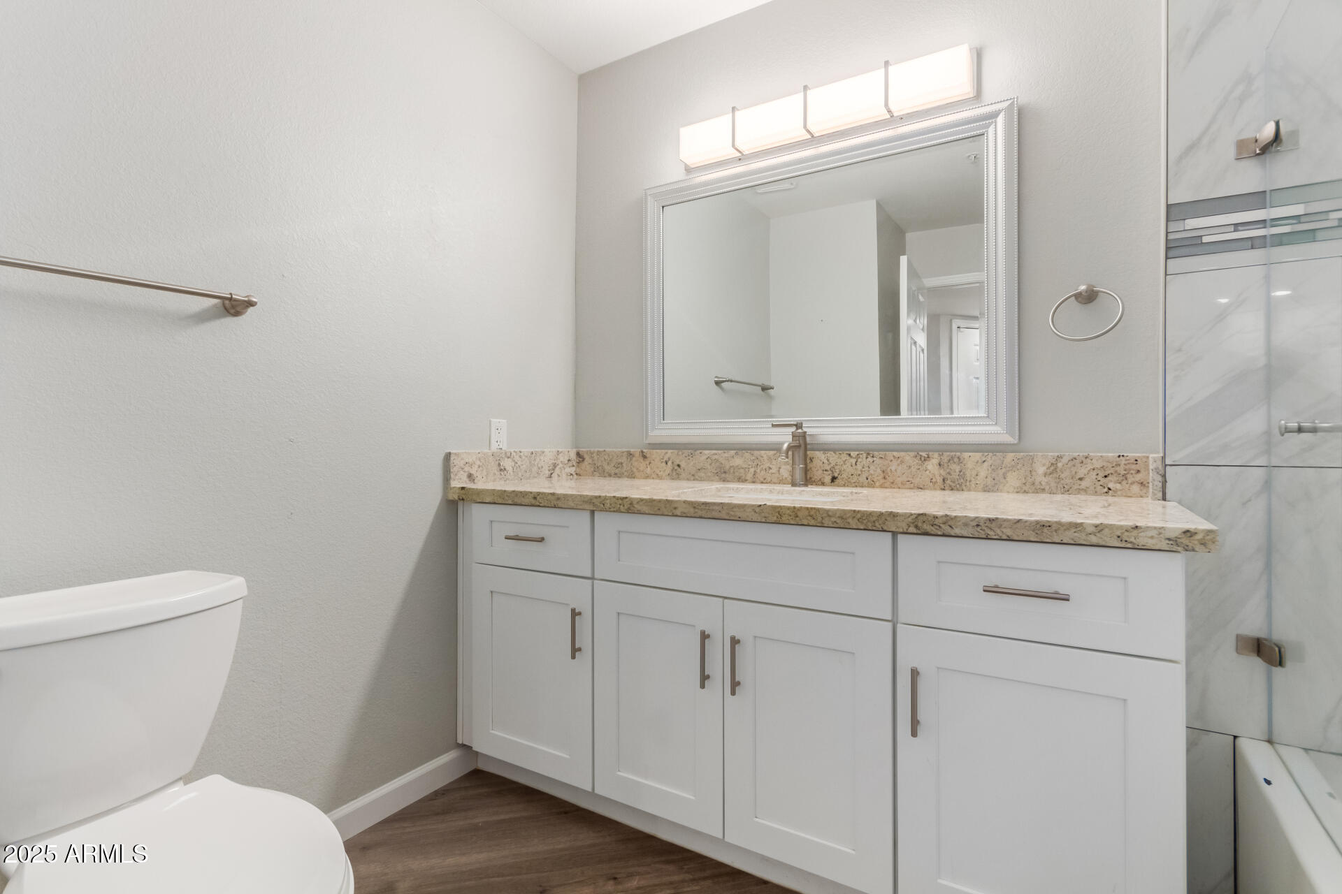 9460 E MISSION Lane E, 211