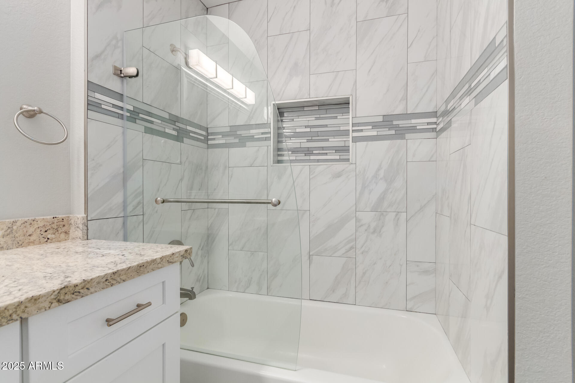 9460 E MISSION Lane E, 211