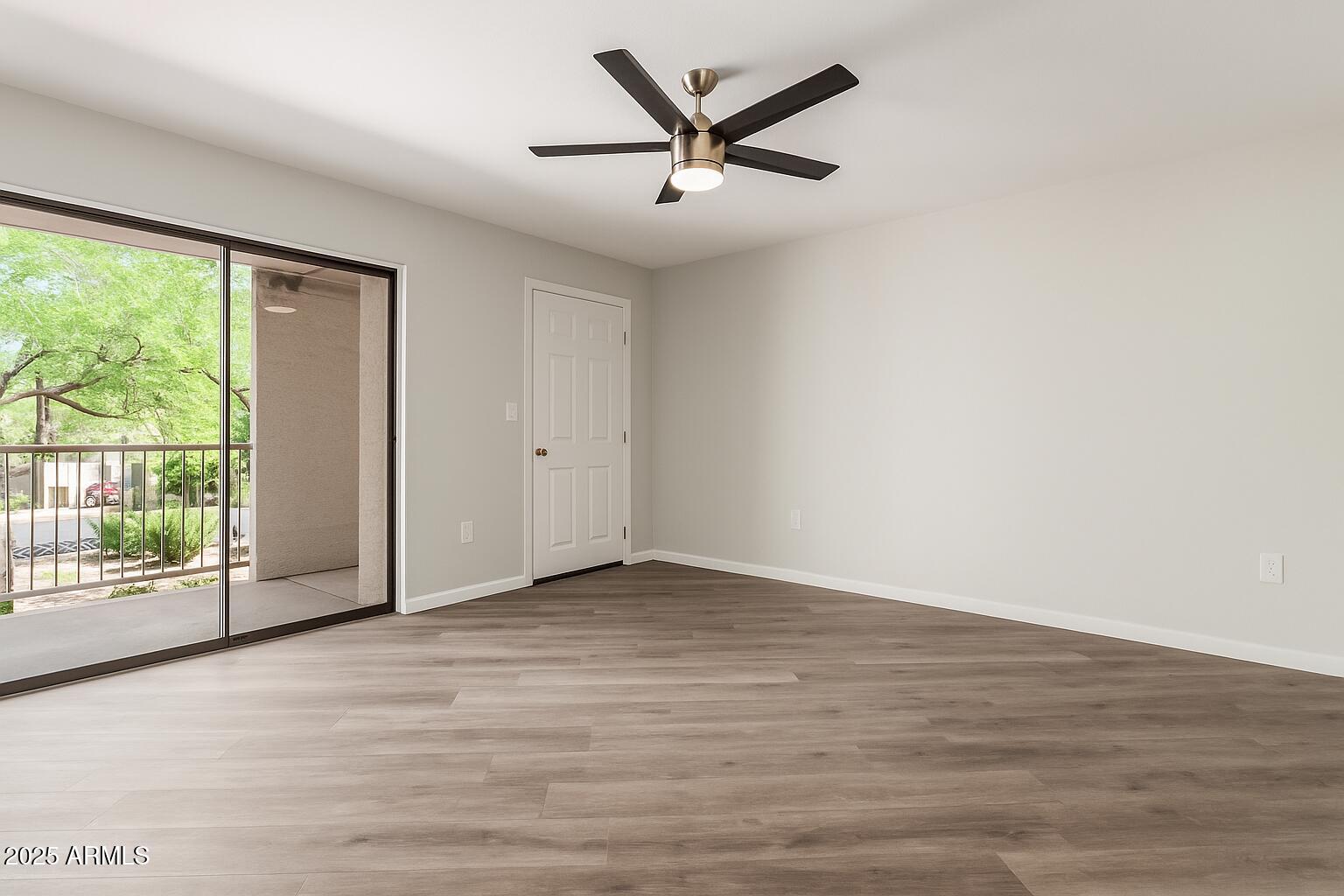 9460 E MISSION Lane E, 211