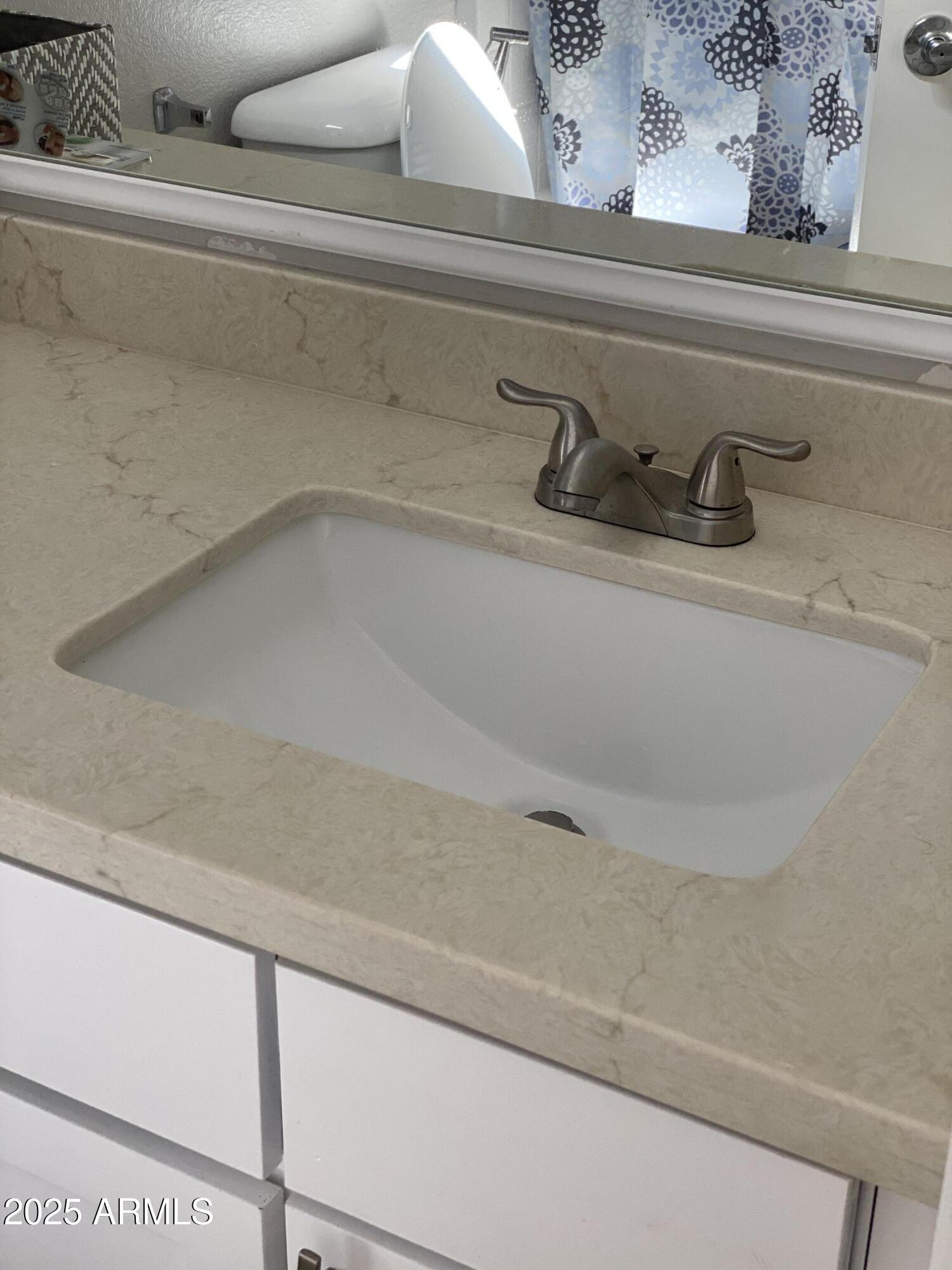 2401 E RIO SALADO Parkway, 1012