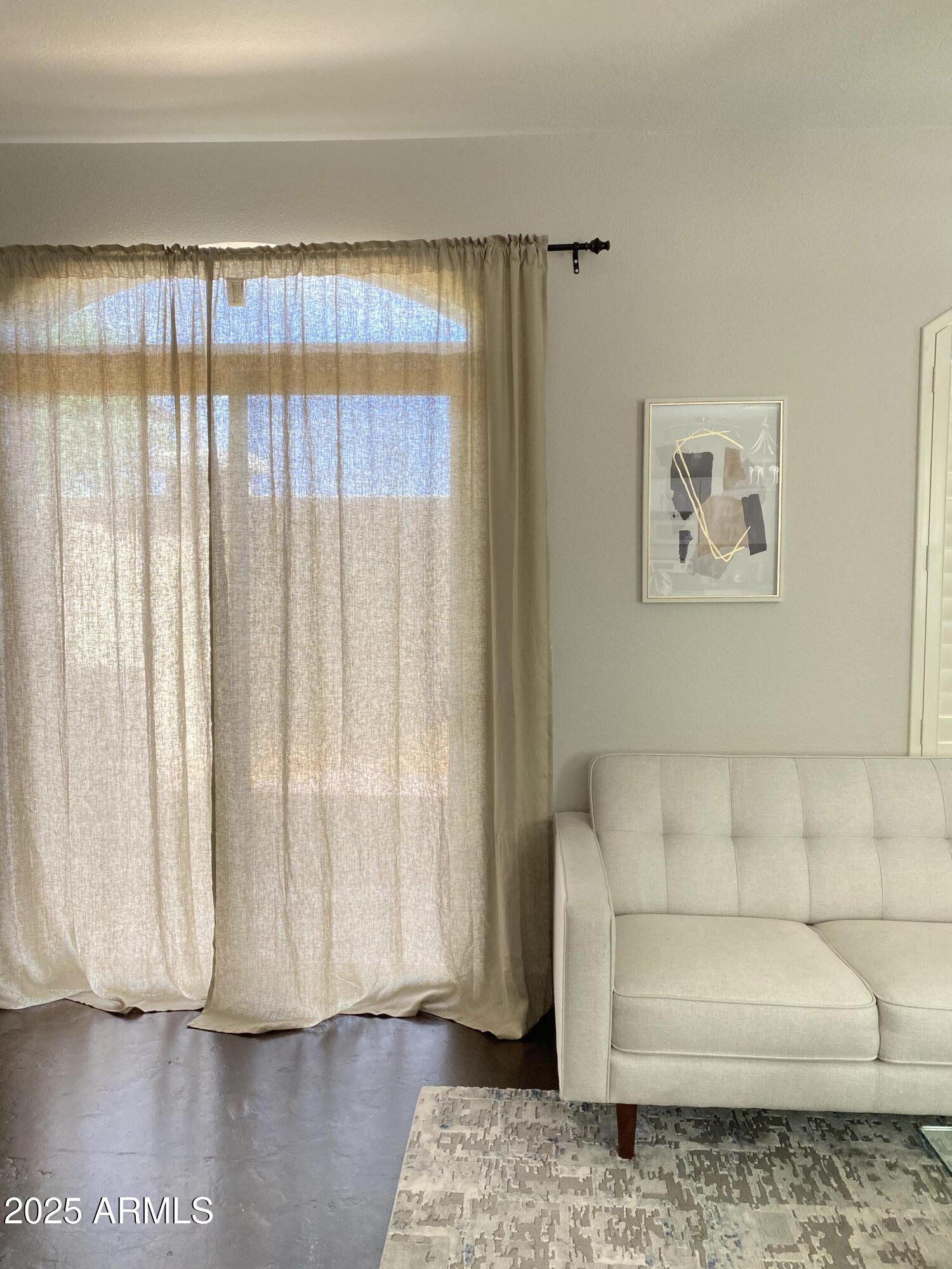 2401 E RIO SALADO Parkway, 1012