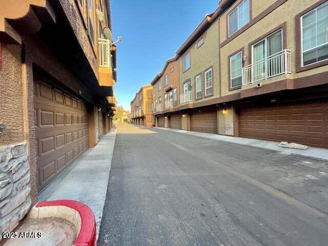 1920 E BELL Road, 1095