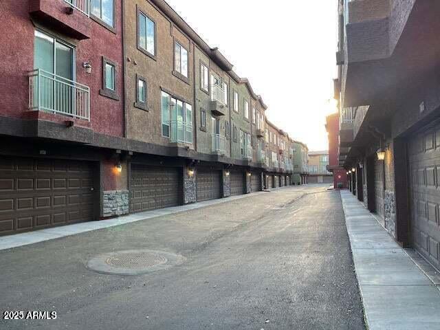 1920 E BELL Road, 1095