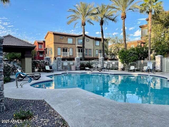 1920 E BELL Road, 1095