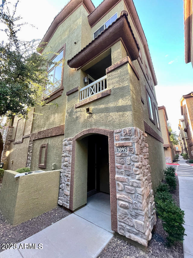 1920 E BELL Road, 1095