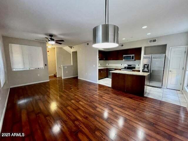 1920 E BELL Road, 1095