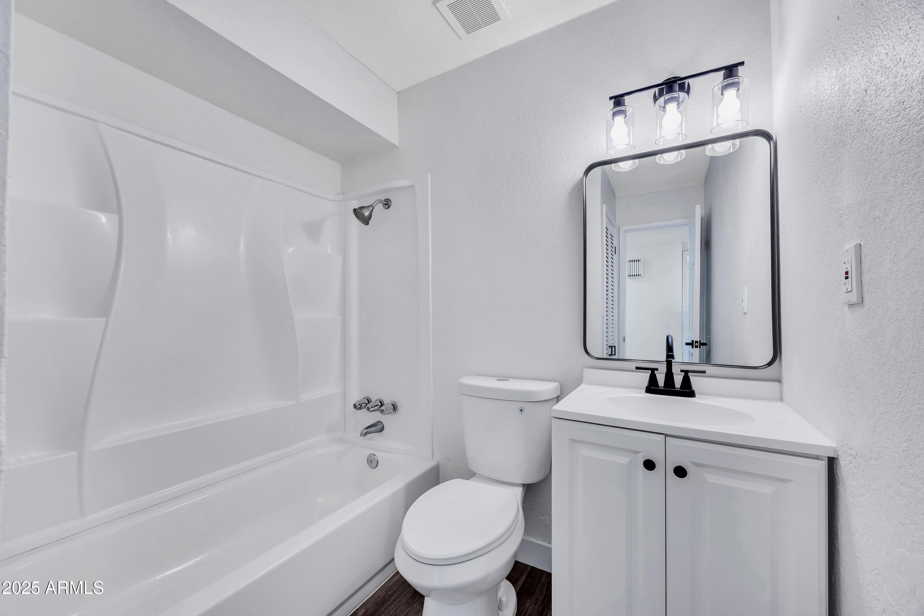 119 W SILVER REEF Road