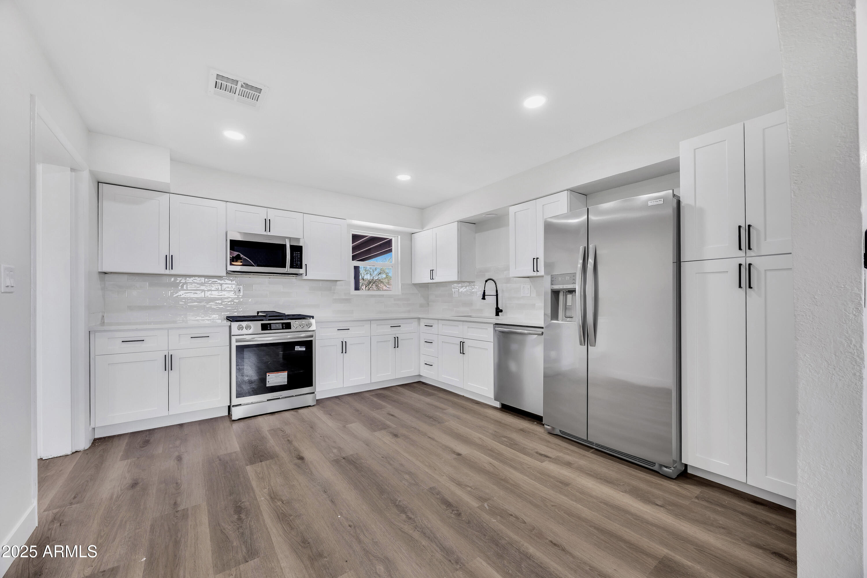 119 W SILVER REEF Road