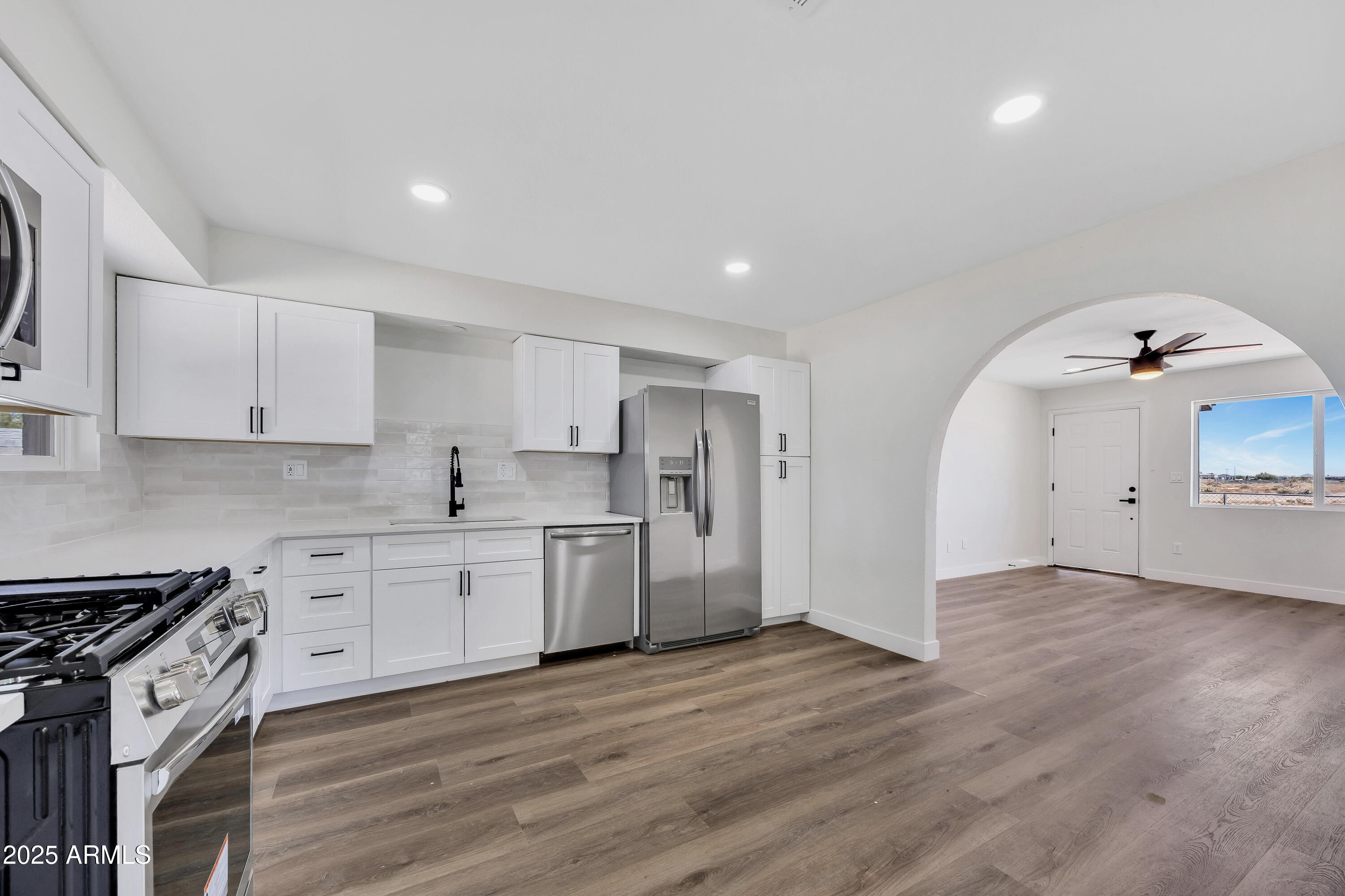 119 W SILVER REEF Road