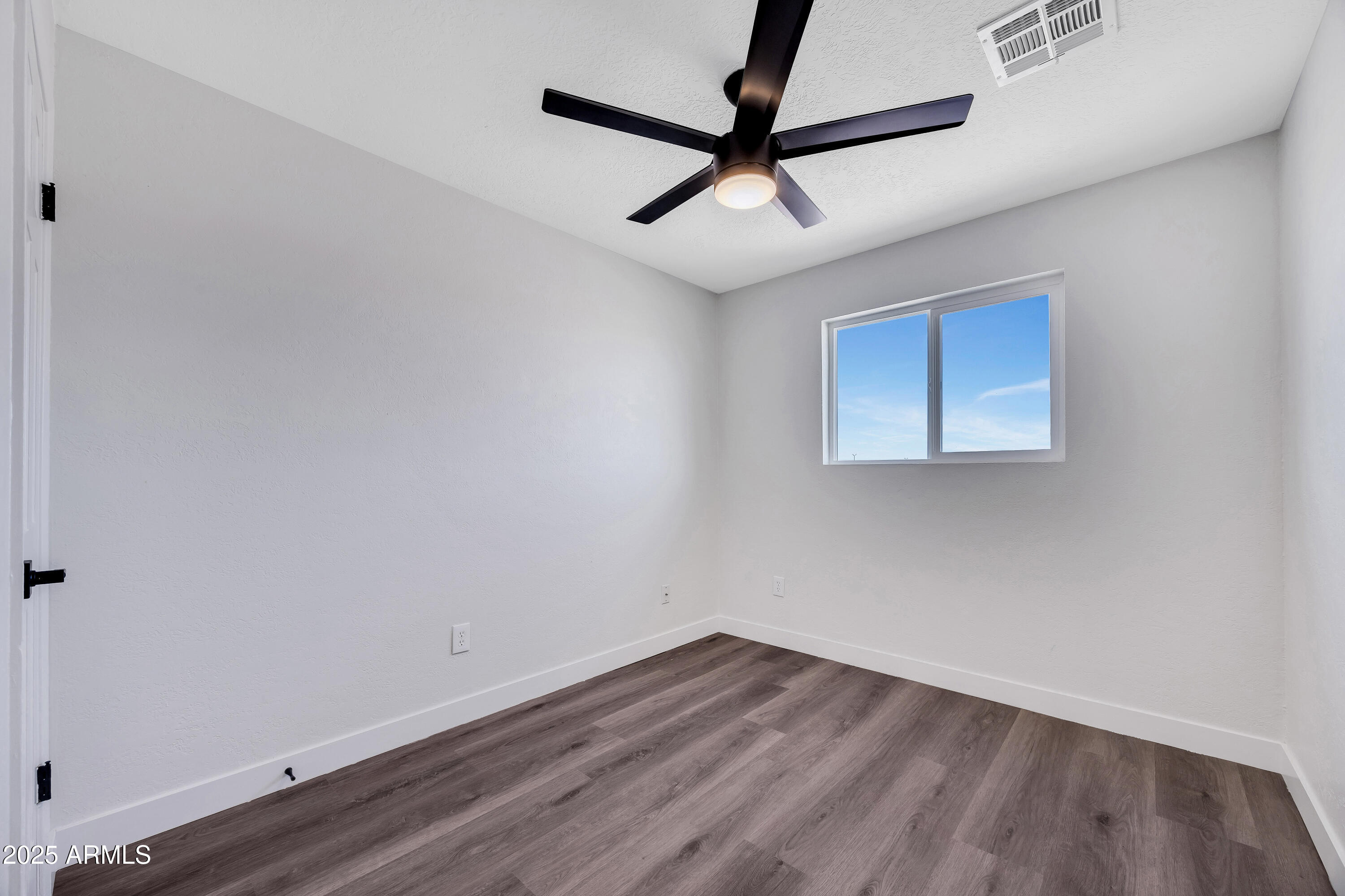 119 W SILVER REEF Road