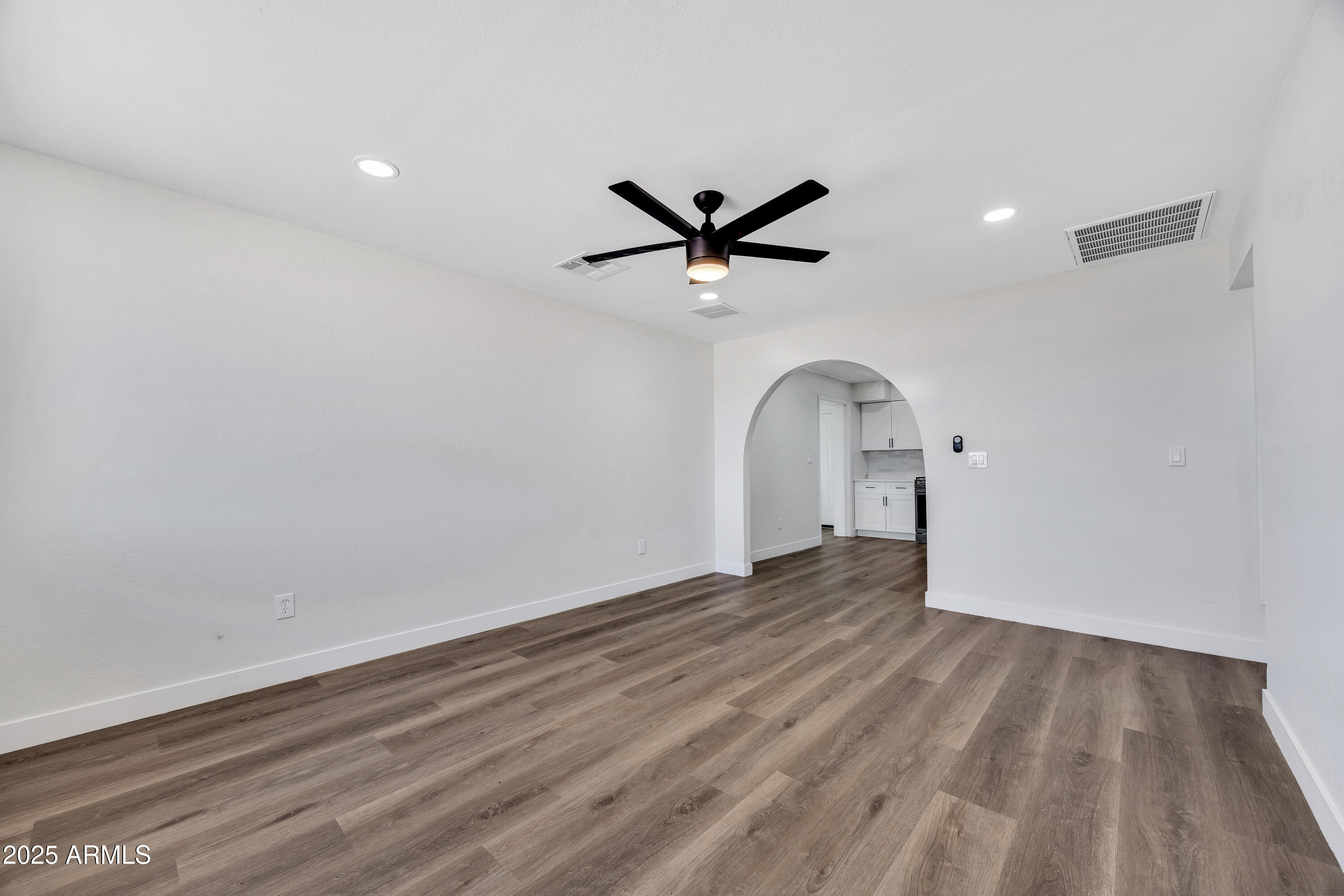 119 W SILVER REEF Road