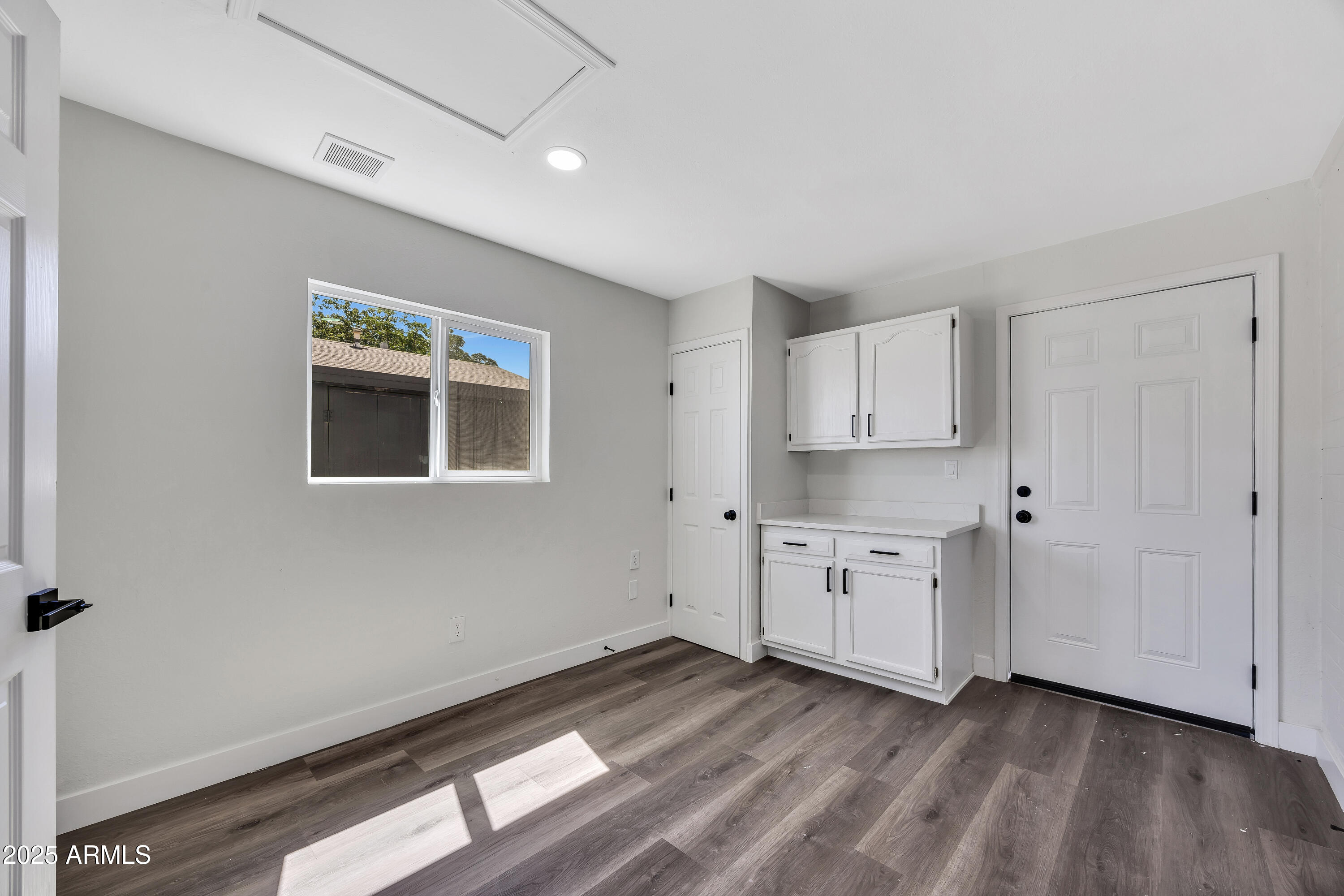 119 W SILVER REEF Road