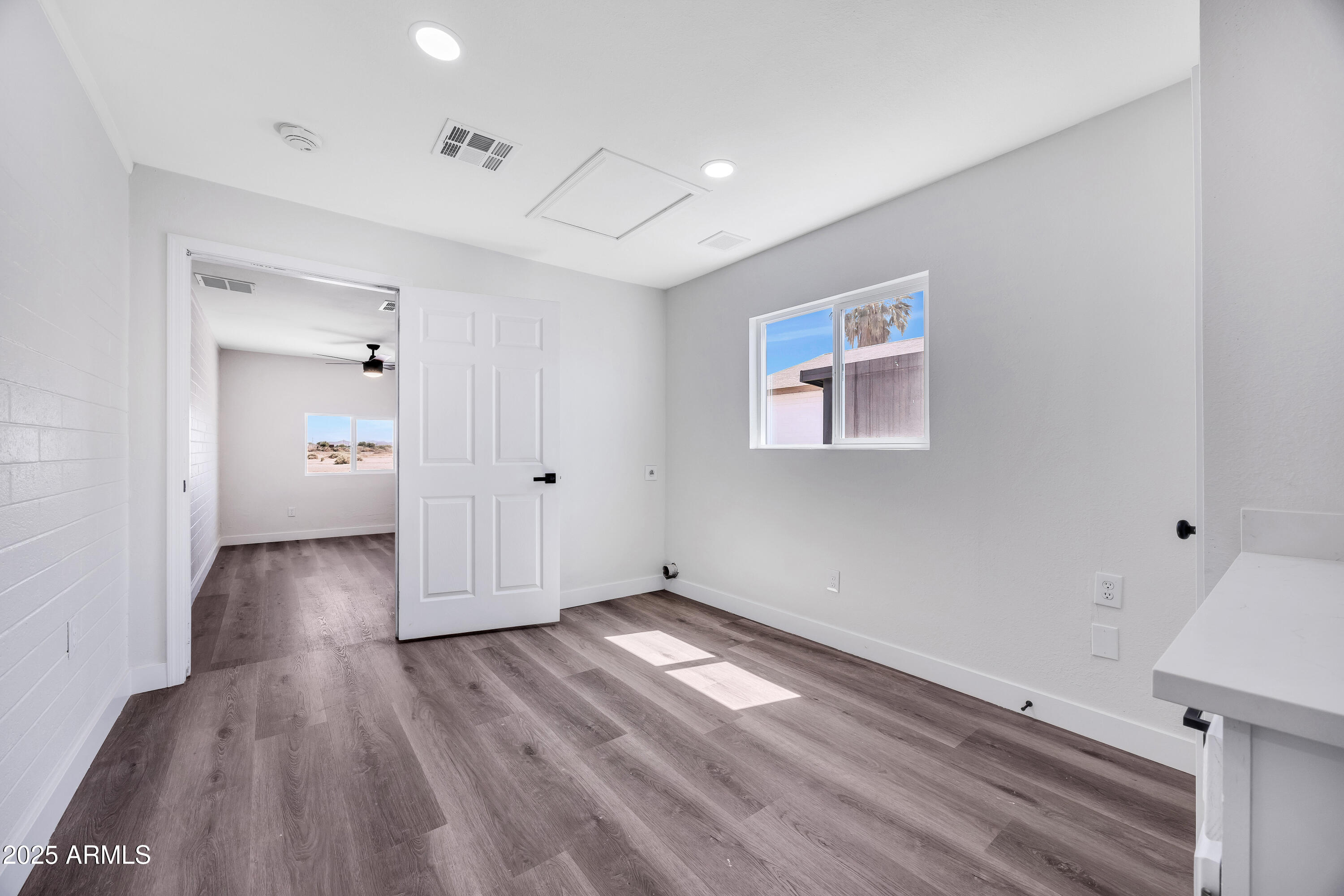 119 W SILVER REEF Road