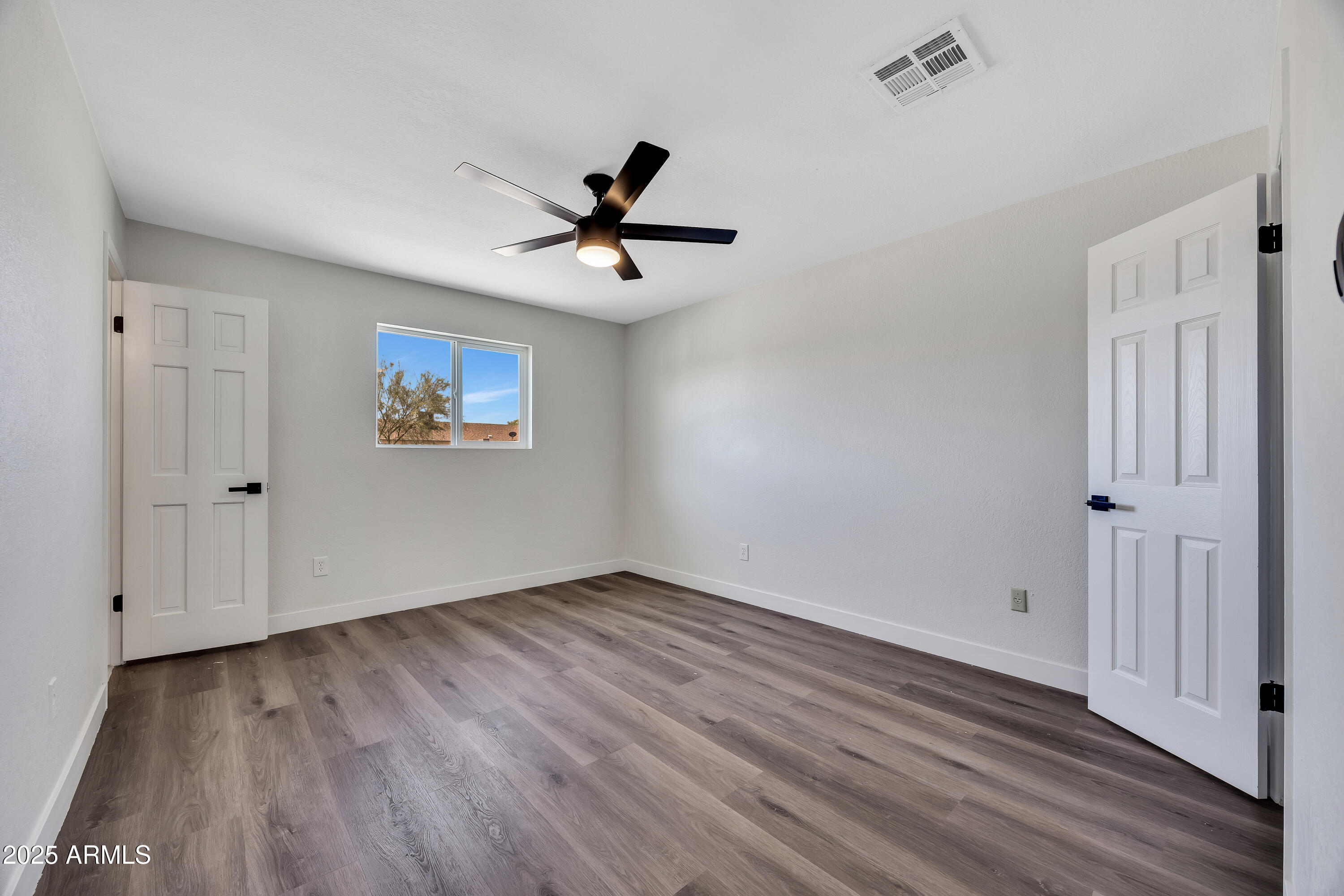 119 W SILVER REEF Road