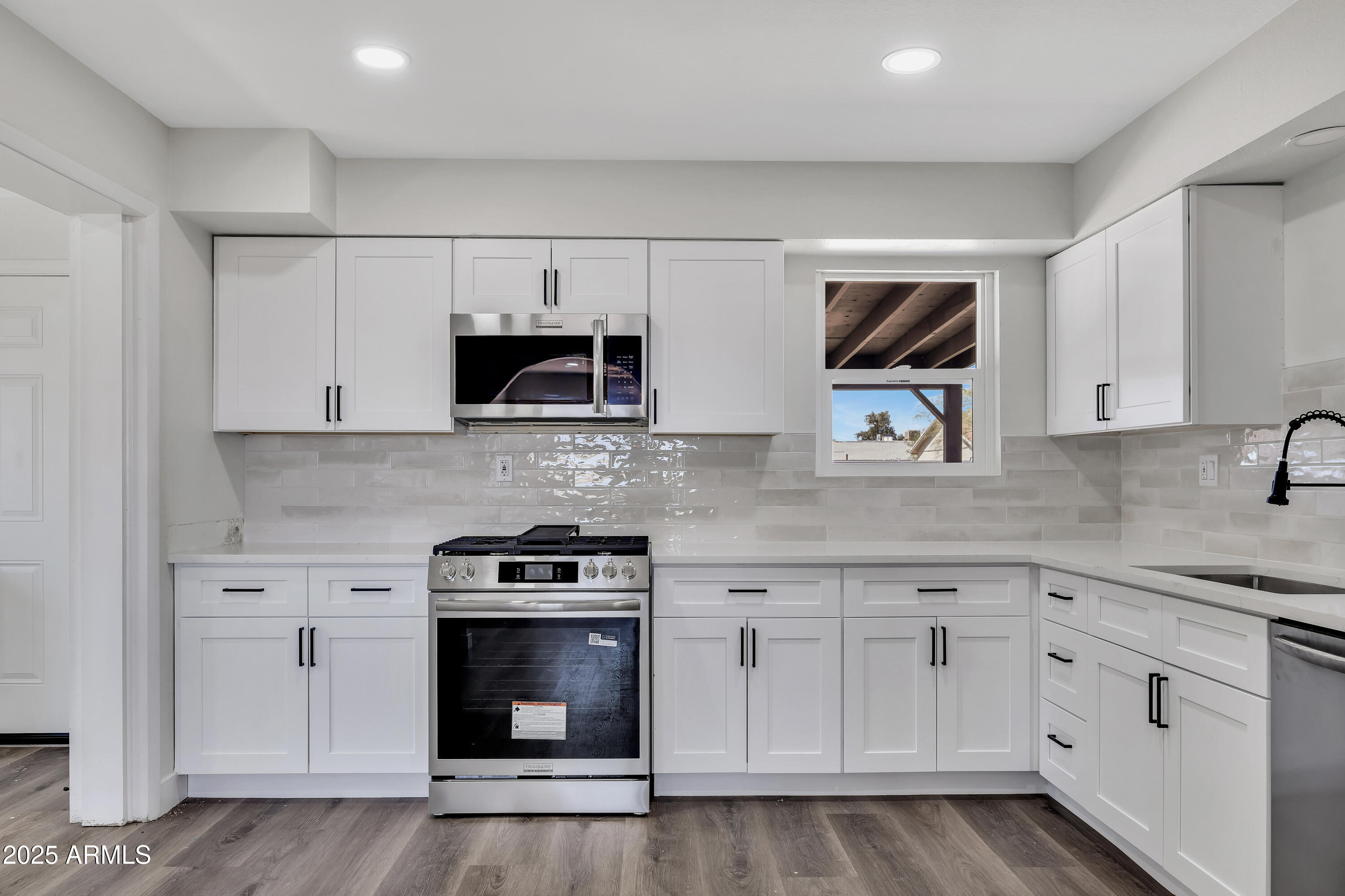 119 W SILVER REEF Road