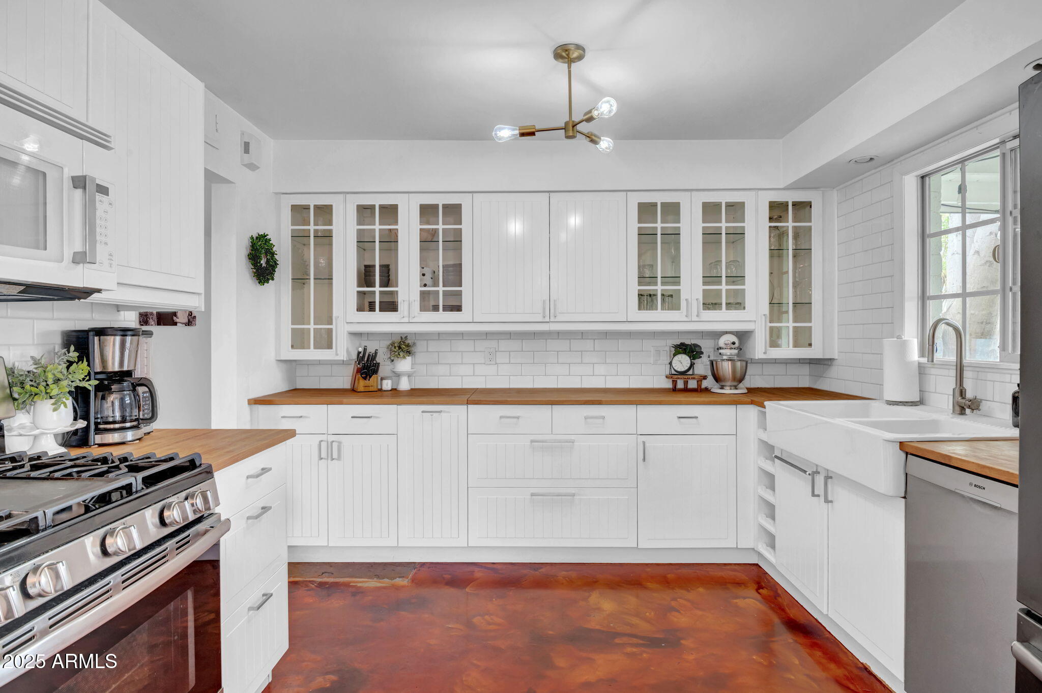 1233 E EL CAMINO Drive