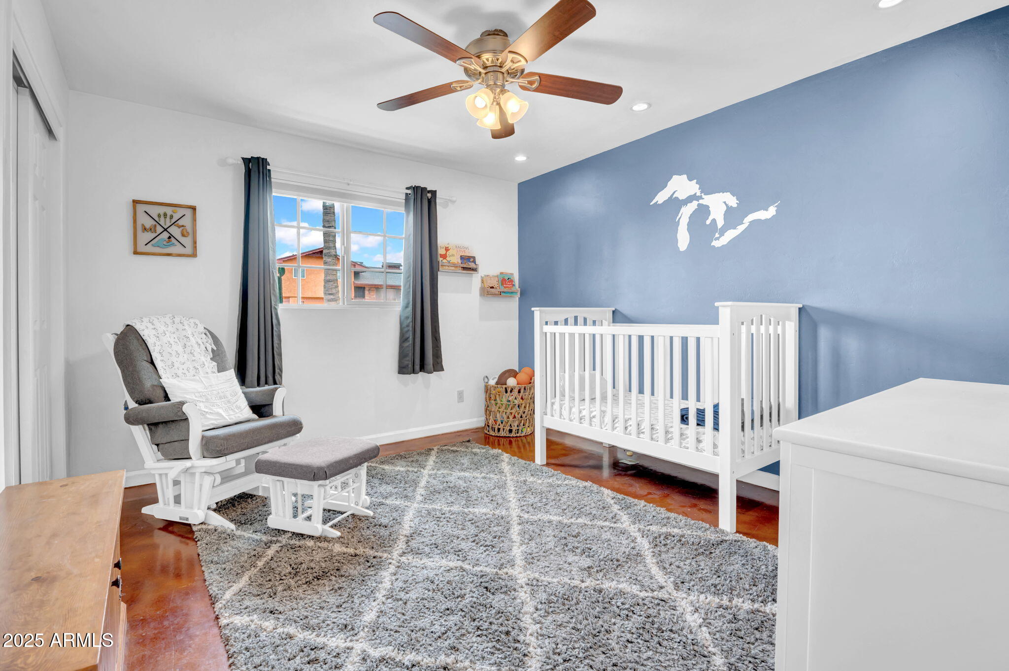 1233 E EL CAMINO Drive