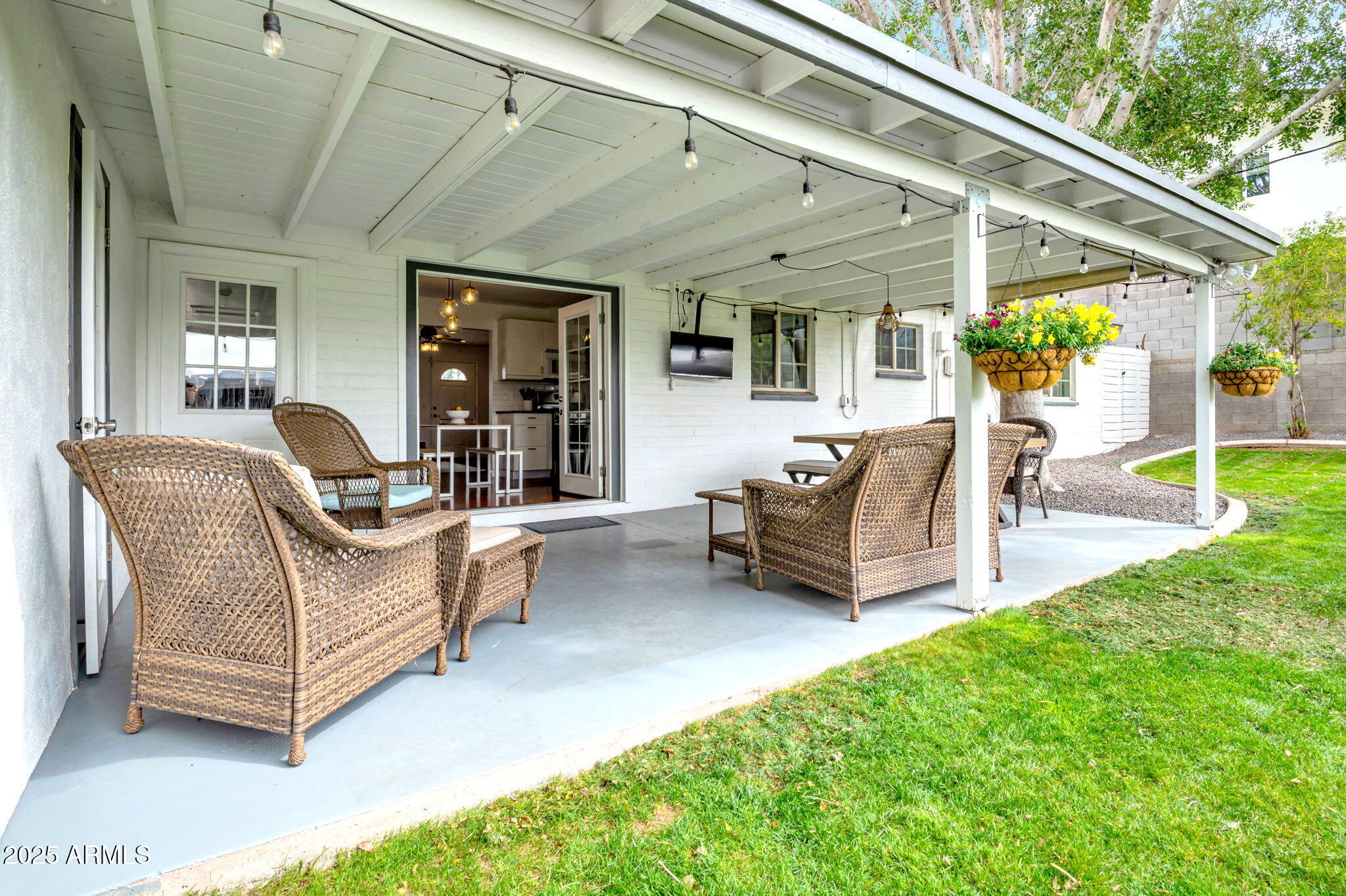 1233 E EL CAMINO Drive