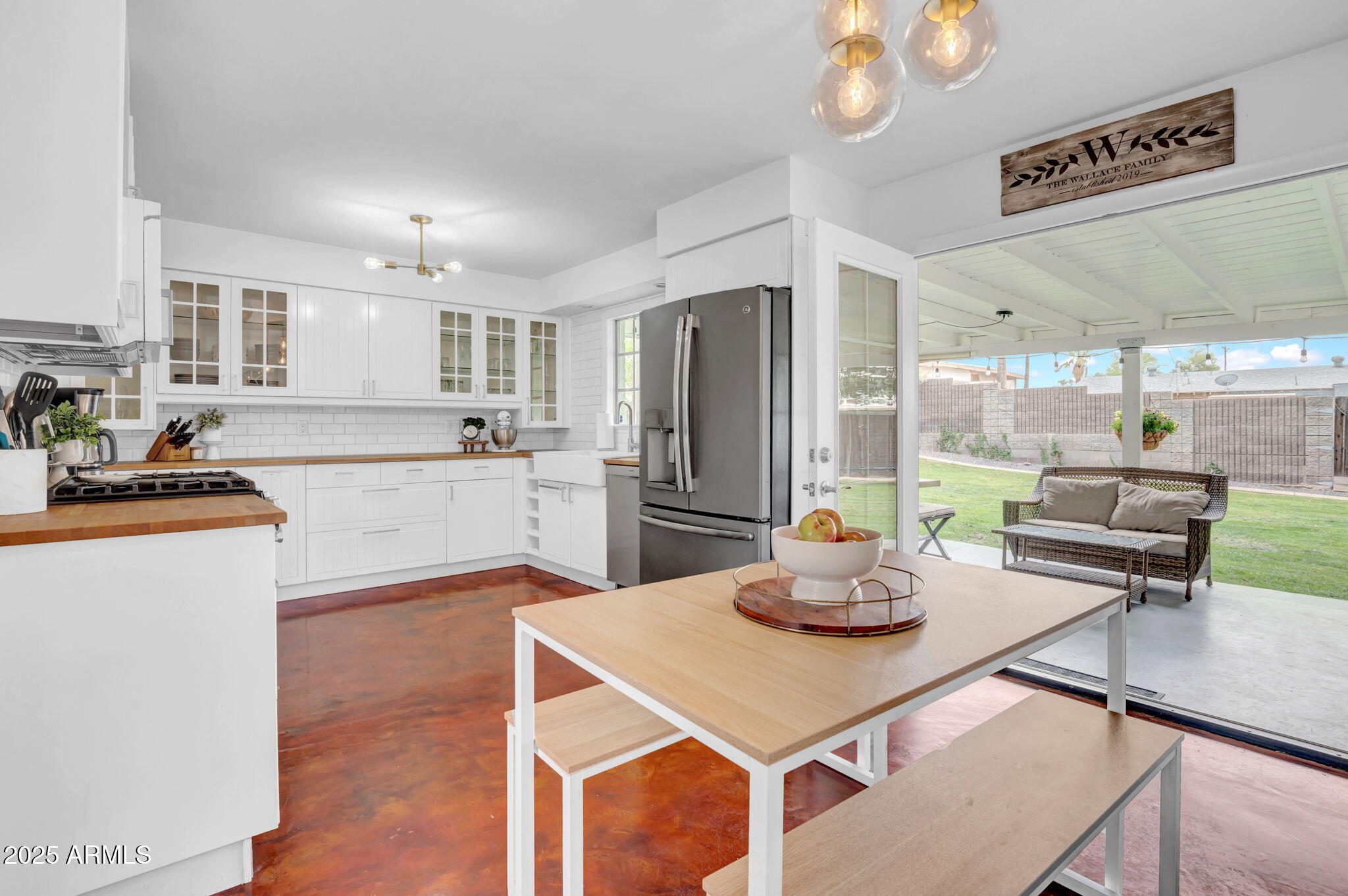 1233 E EL CAMINO Drive