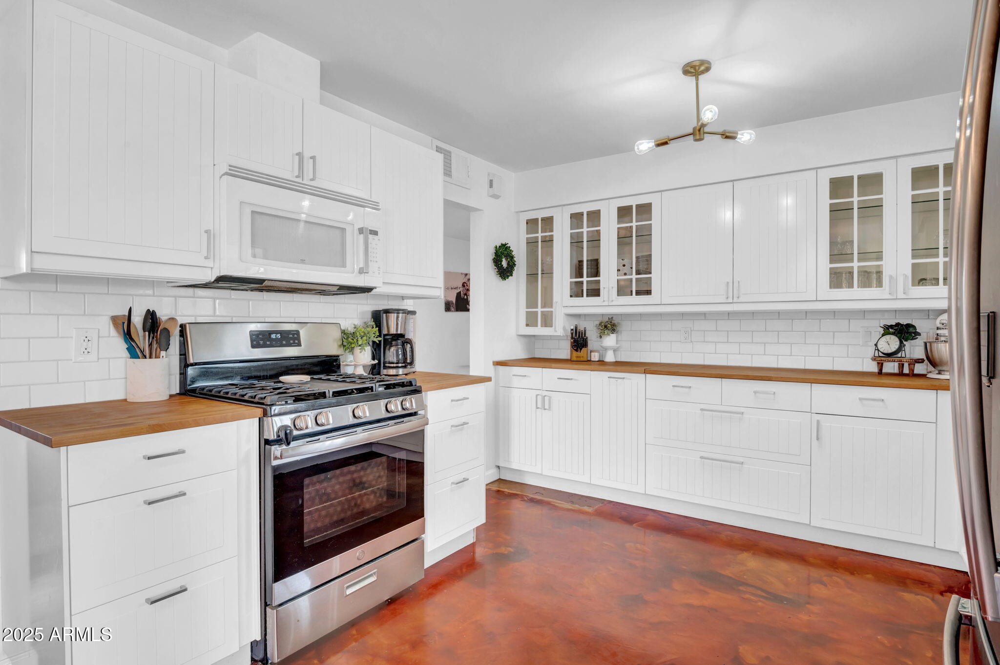 1233 E EL CAMINO Drive