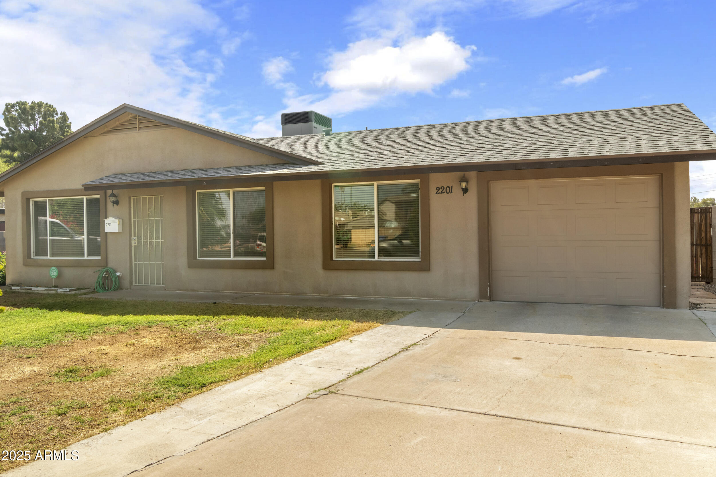 2201 W WETHERSFIELD Road