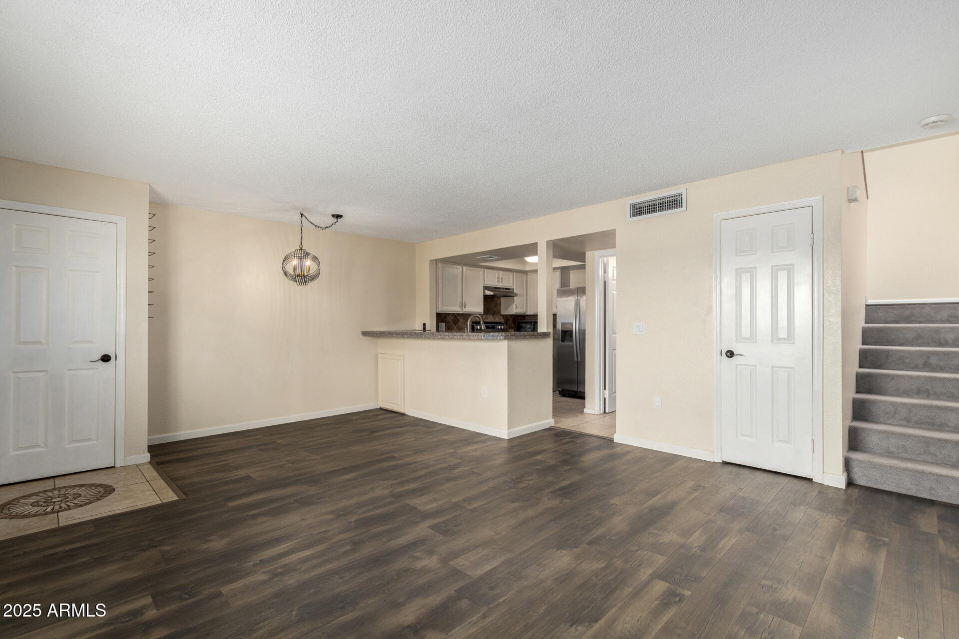 1645 W BASELINE Road, 2098