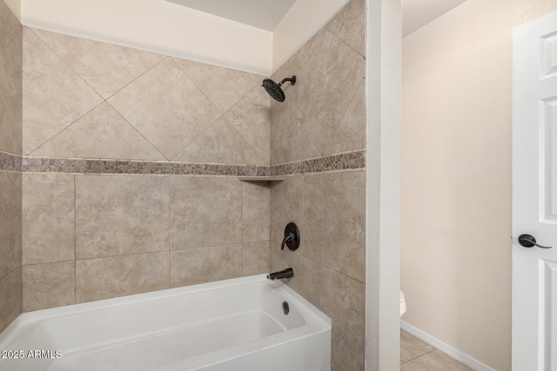 1645 W BASELINE Road, 2098