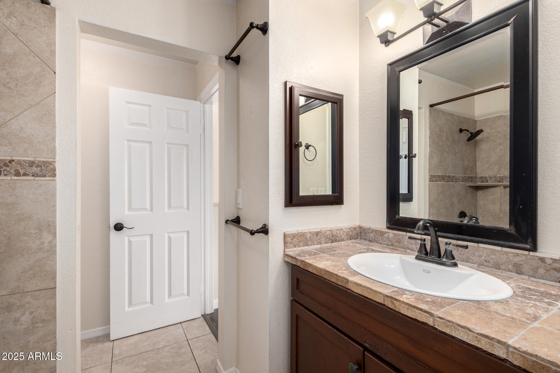 1645 W BASELINE Road, 2098