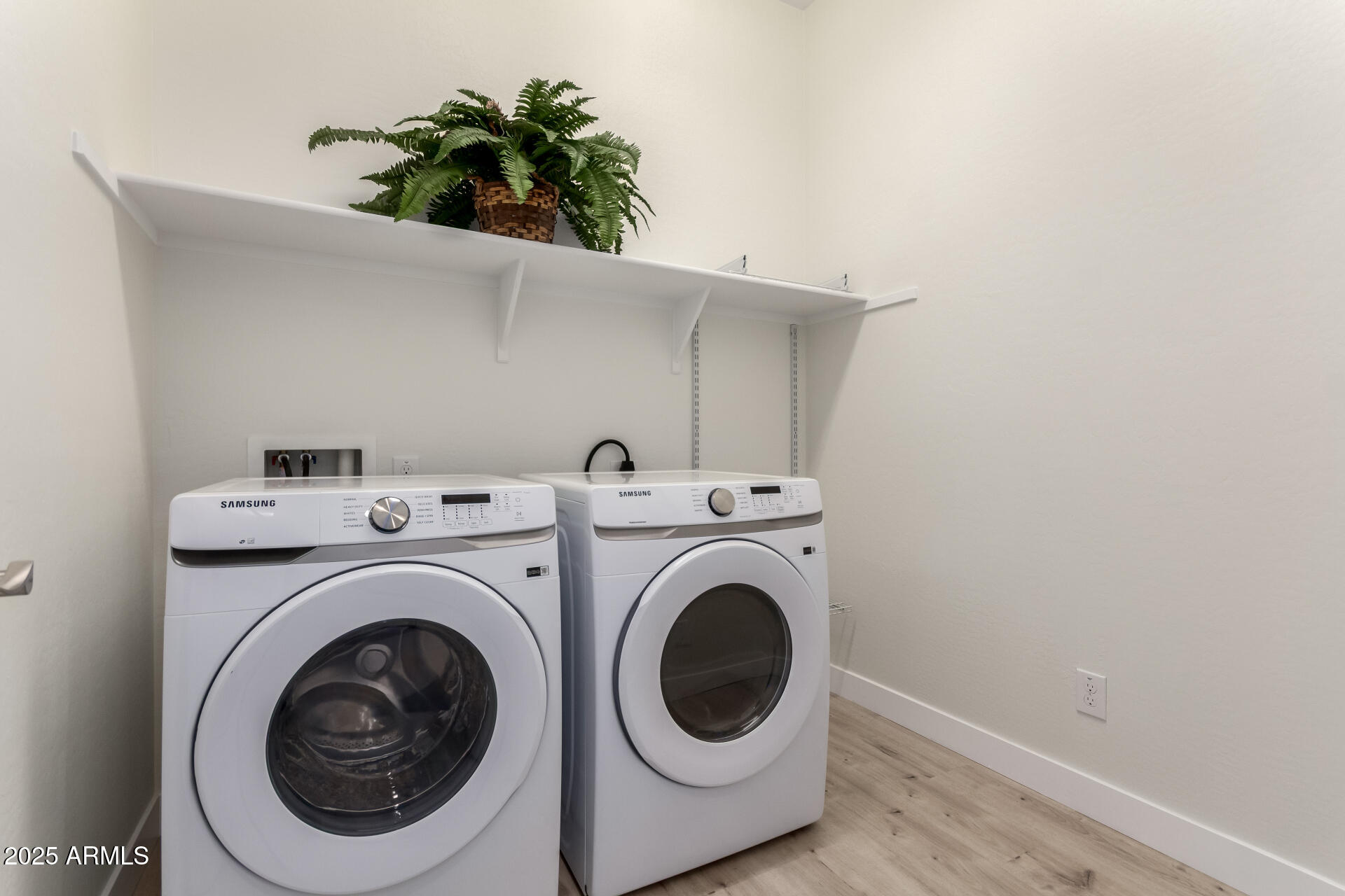 18453 W ELWOOD Street