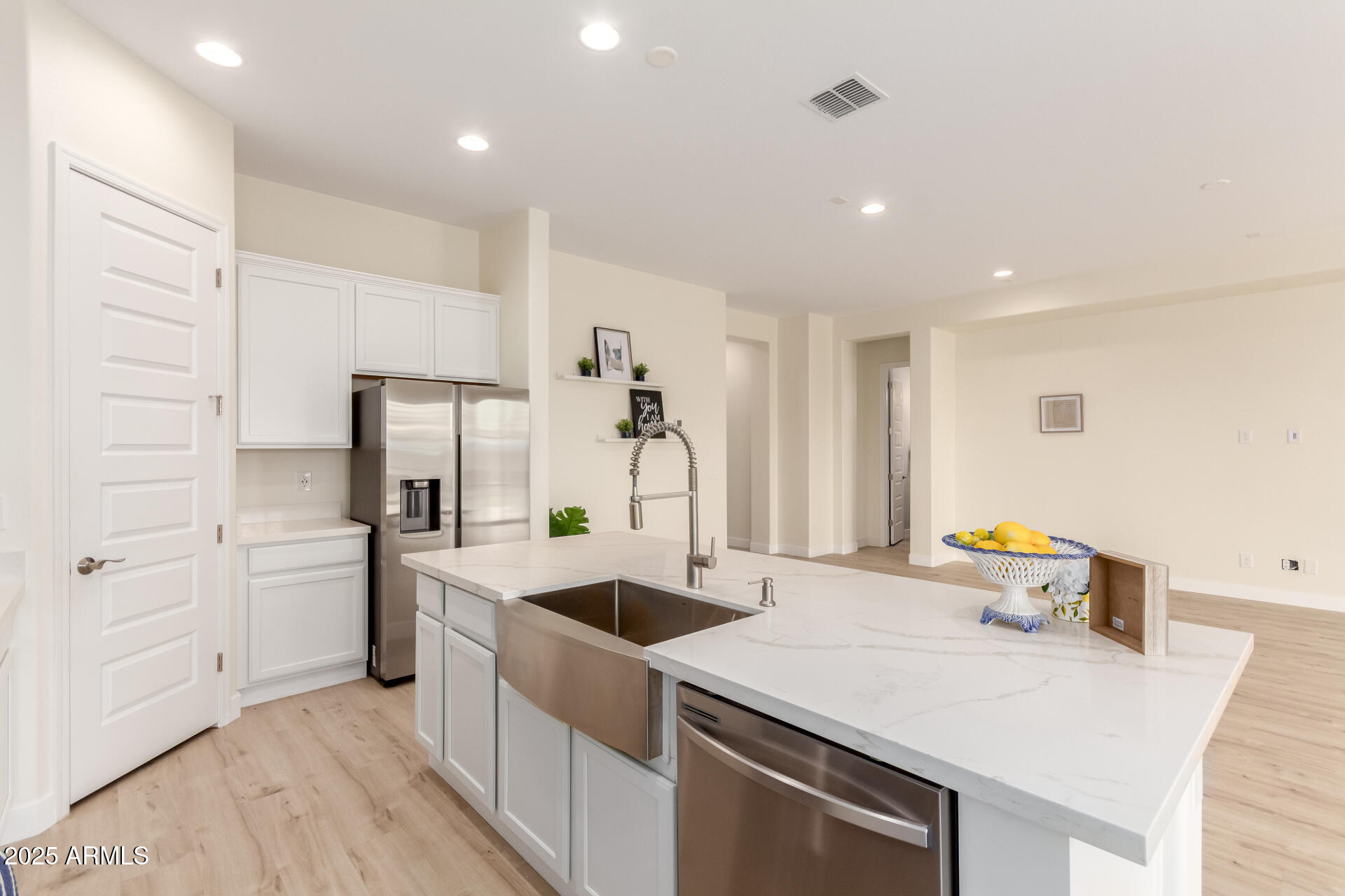 18453 W ELWOOD Street