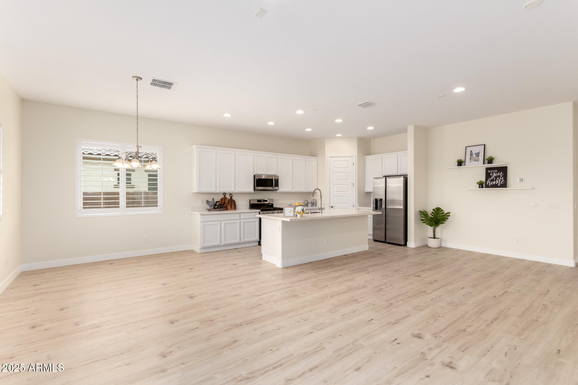 18453 W ELWOOD Street