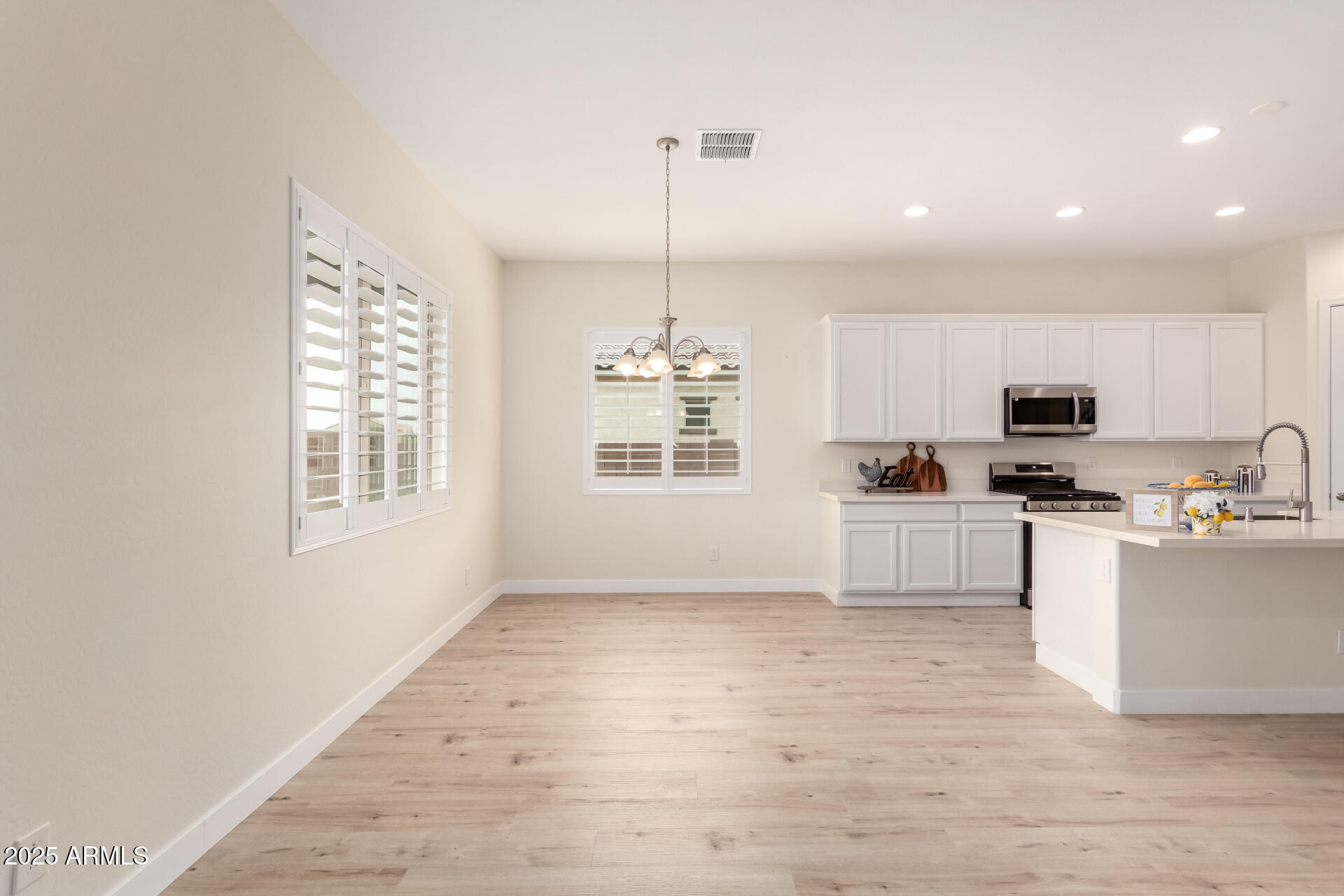 18453 W ELWOOD Street