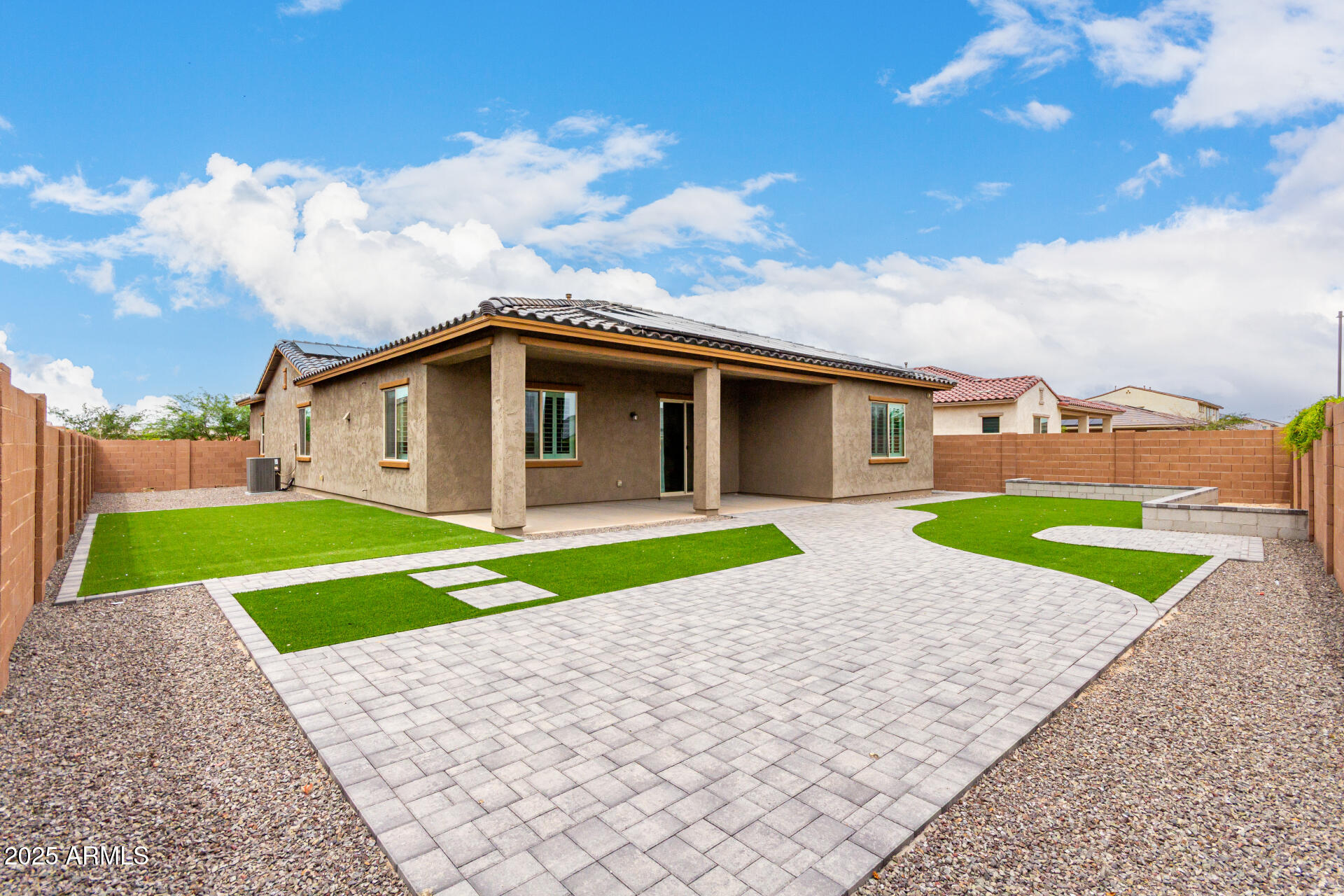 18453 W ELWOOD Street