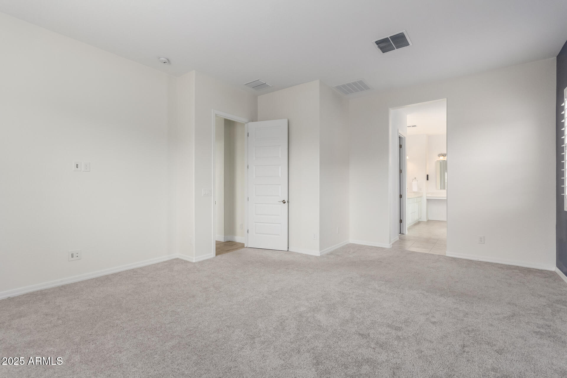 18453 W ELWOOD Street