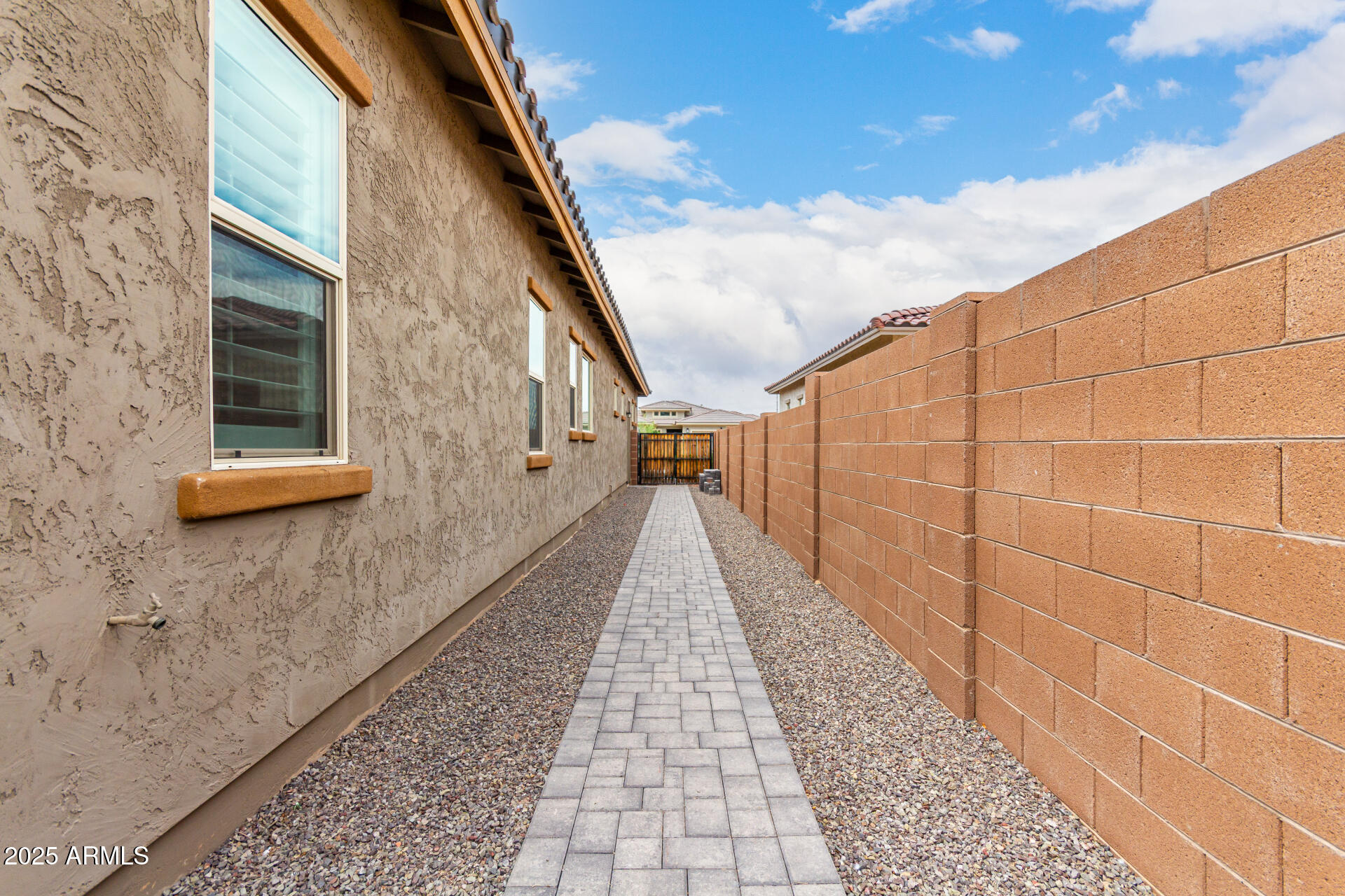 18453 W ELWOOD Street