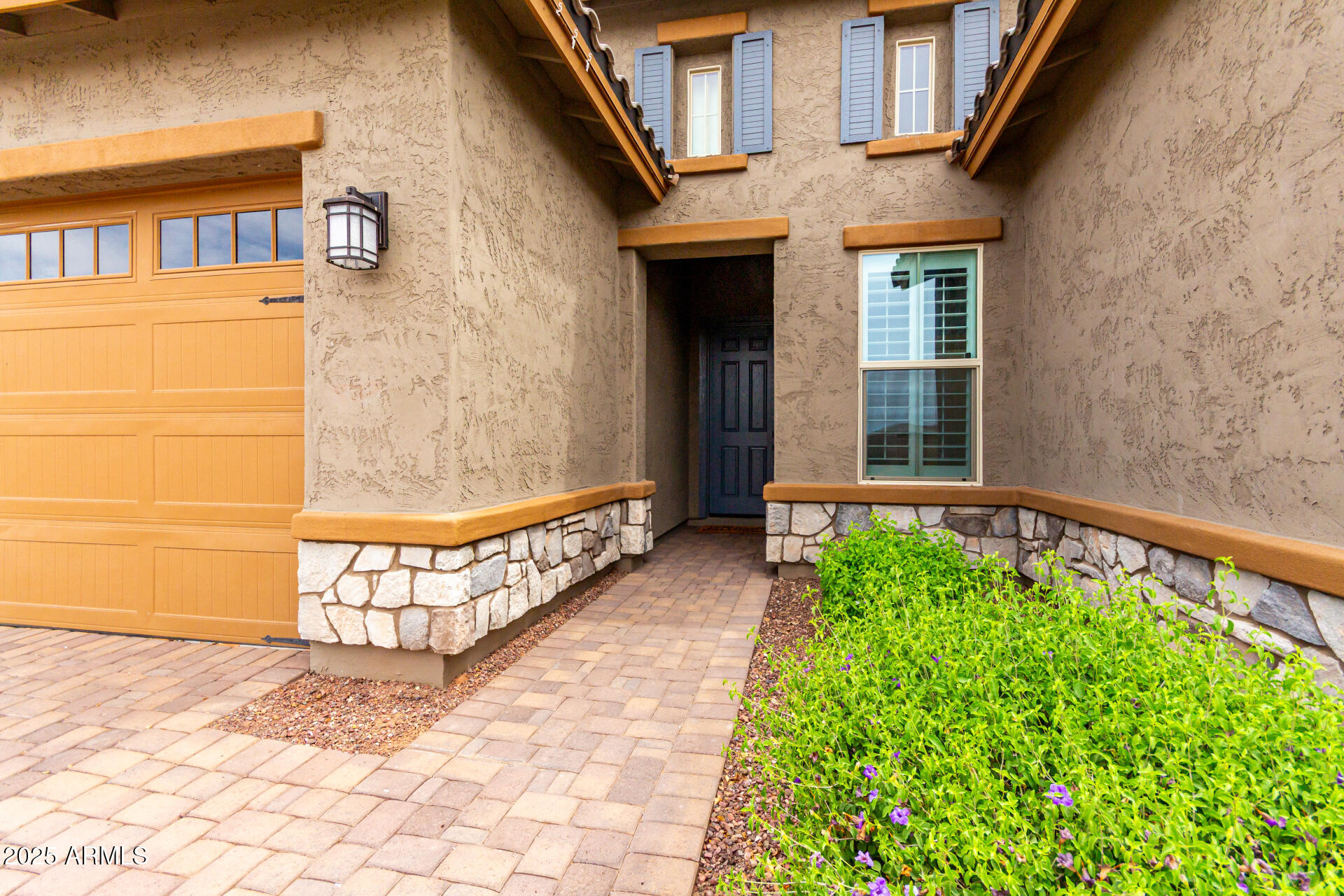 18453 W ELWOOD Street