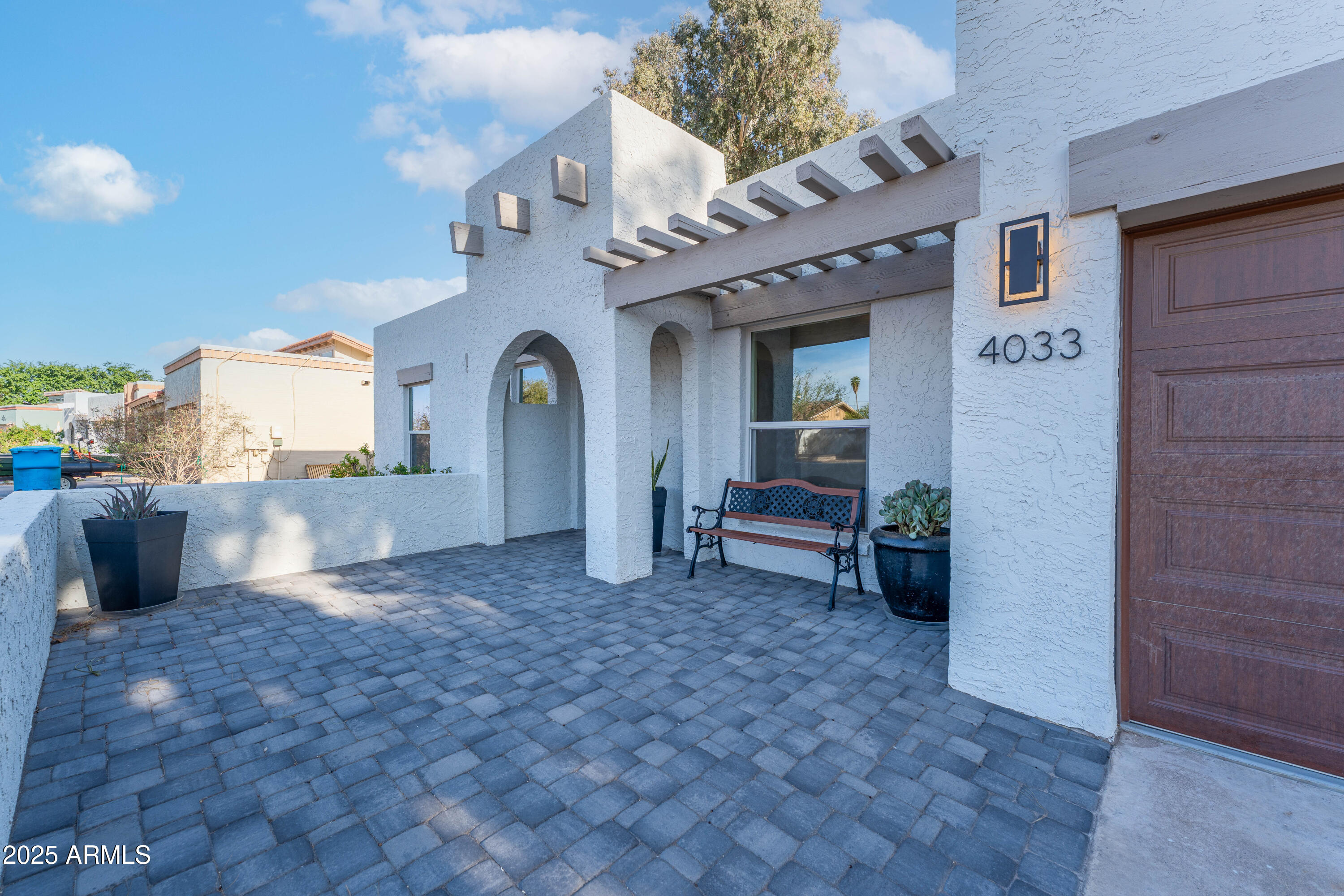 4033 W SHARON Avenue