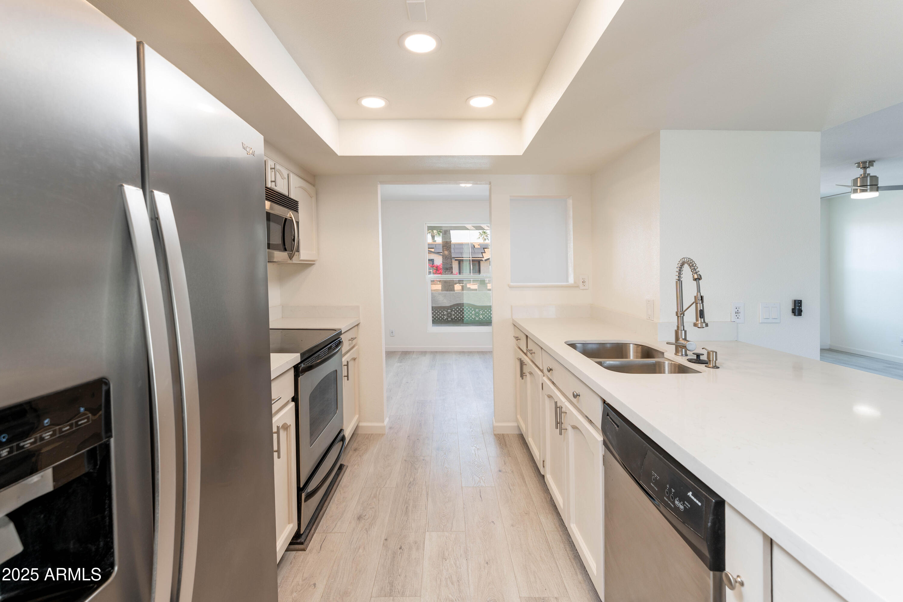 4033 W SHARON Avenue