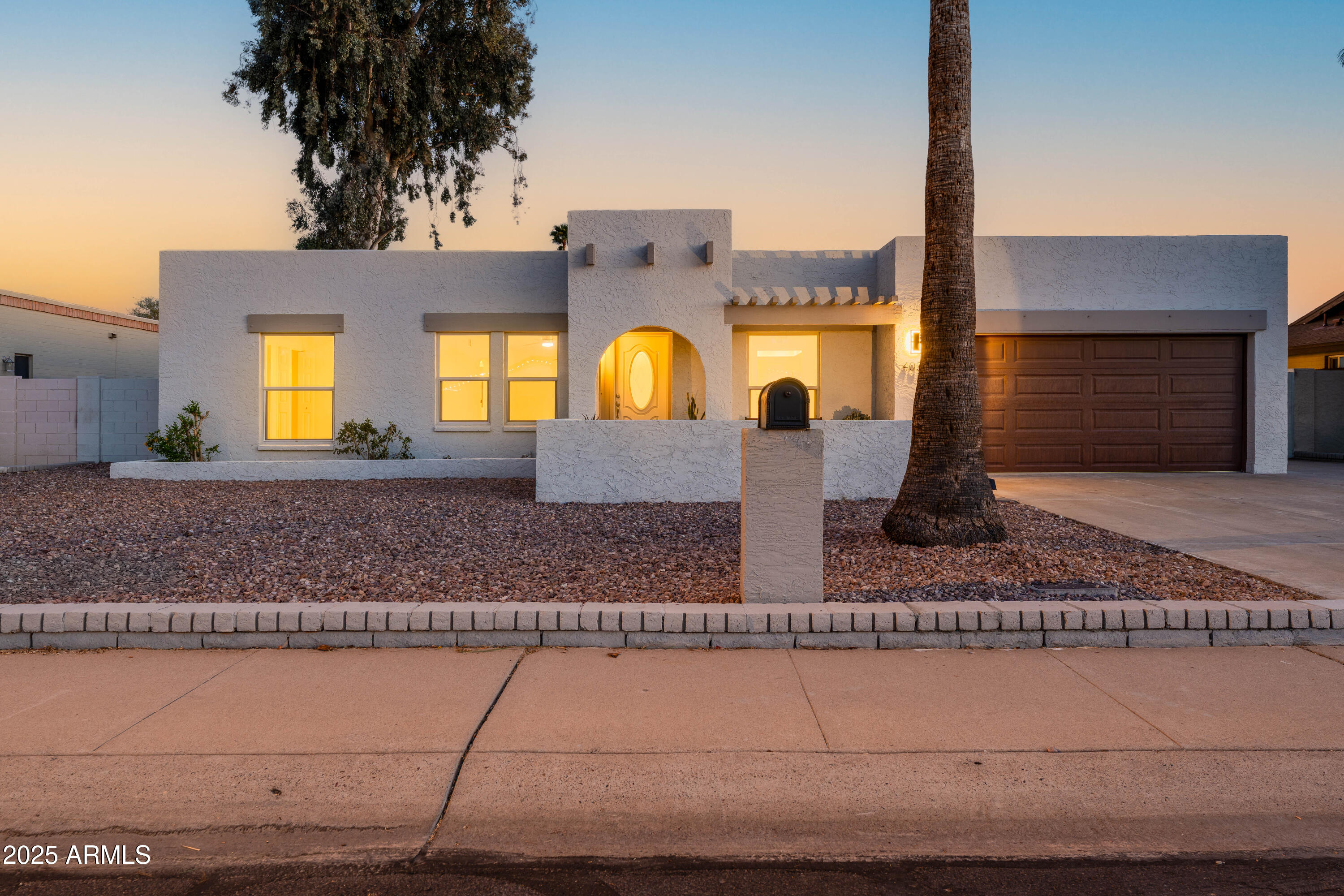 4033 W SHARON Avenue