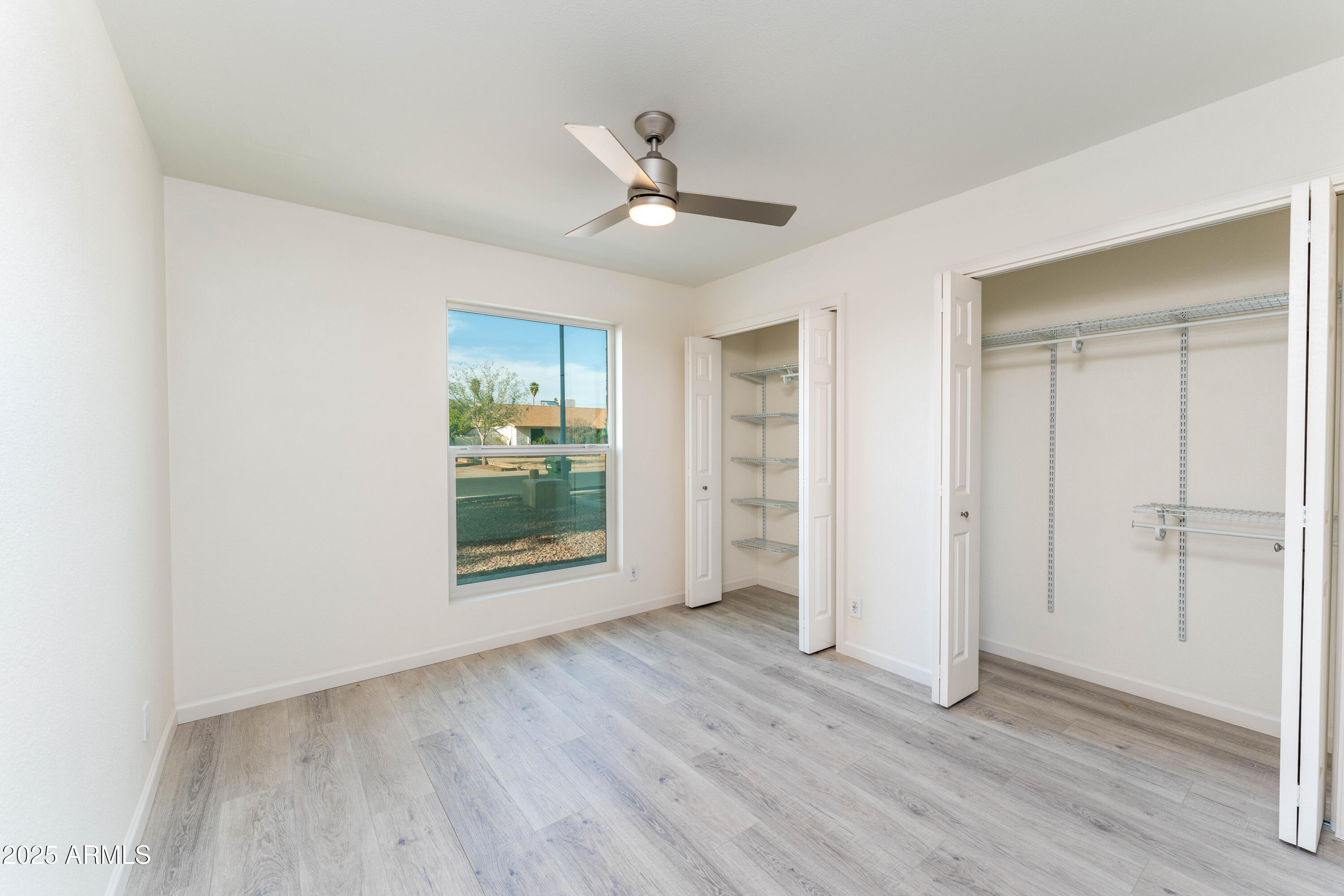 4033 W SHARON Avenue