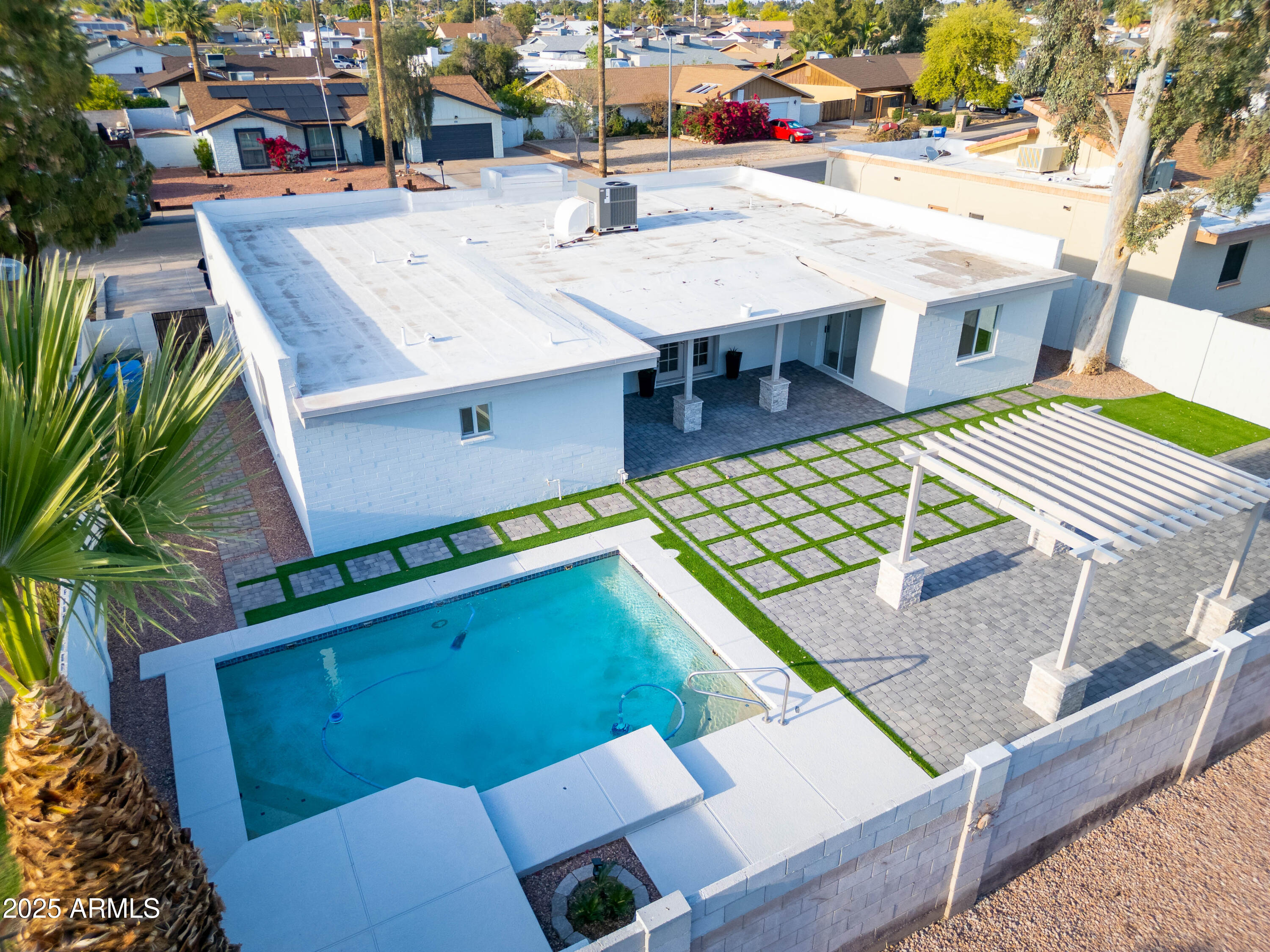 4033 W SHARON Avenue