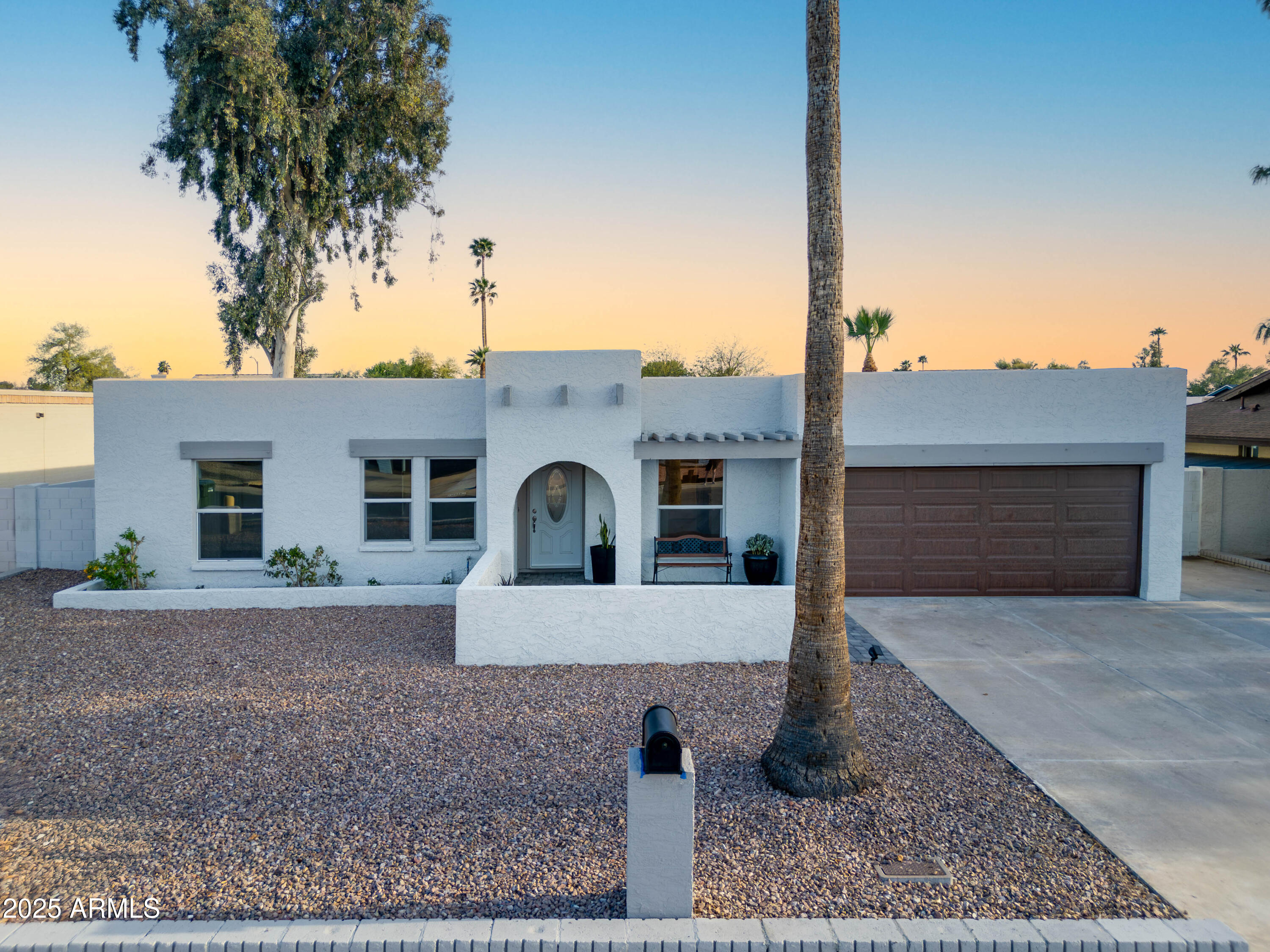 4033 W SHARON Avenue